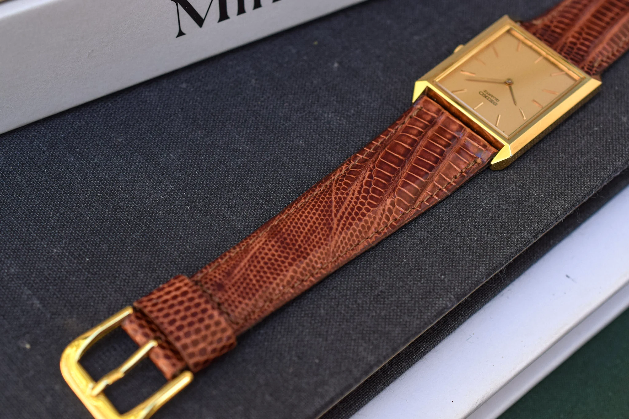 1983 Gold Tone Seiko Quartz Tank Watch - Image 6