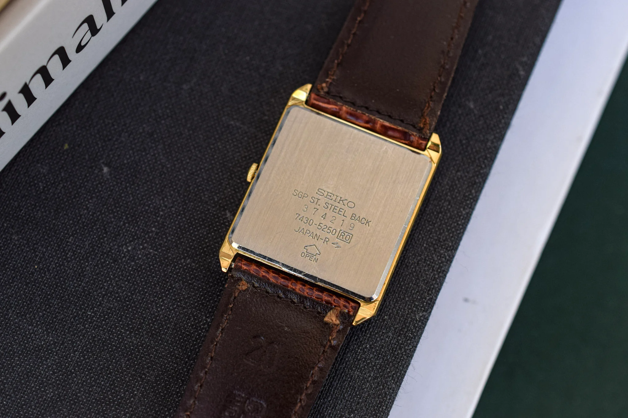 1983 Gold Tone Seiko Quartz Tank Watch - Image 9
