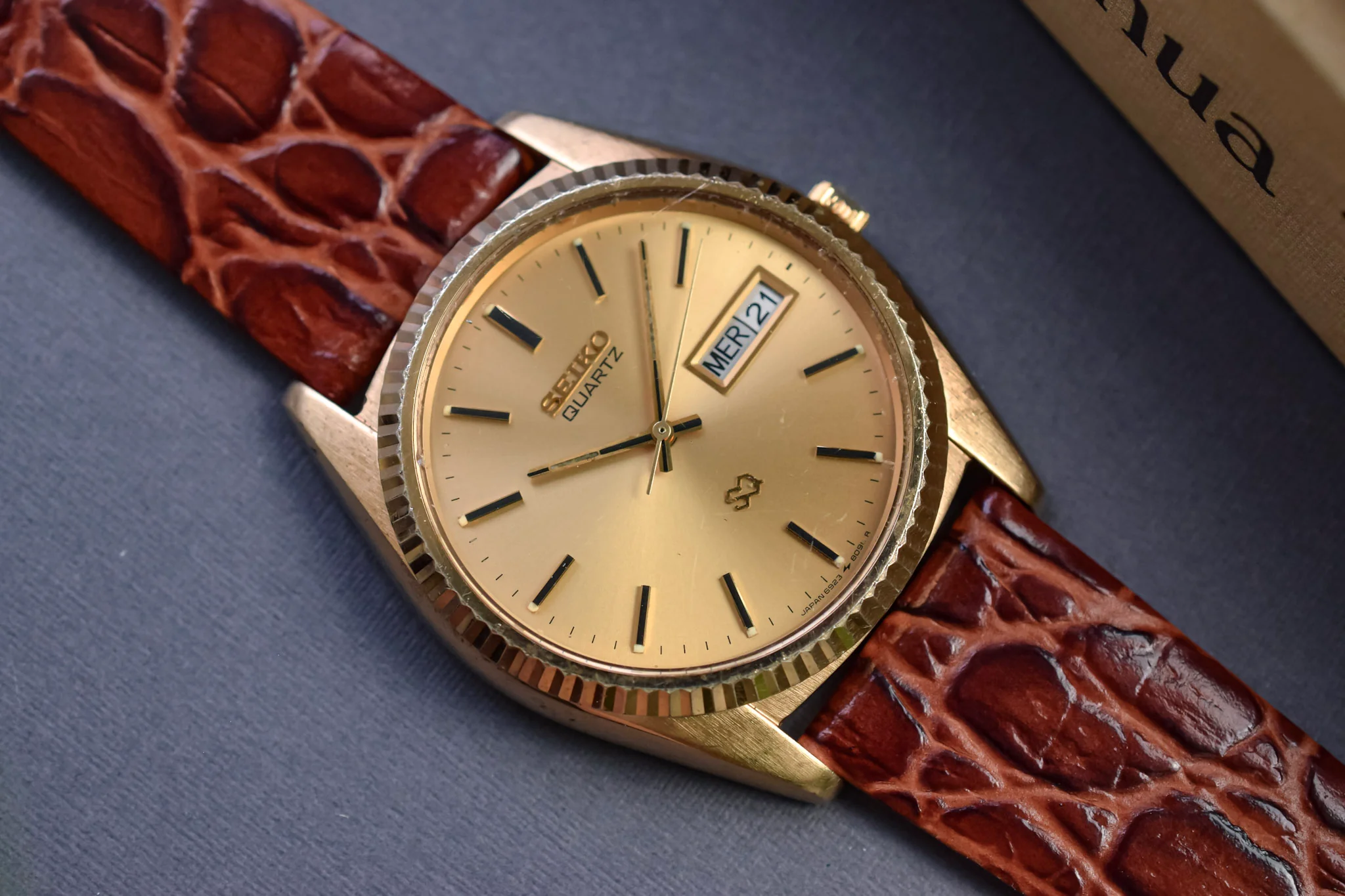 1983 Seiko SQ Champagne French Day-Date "President" - Image 2