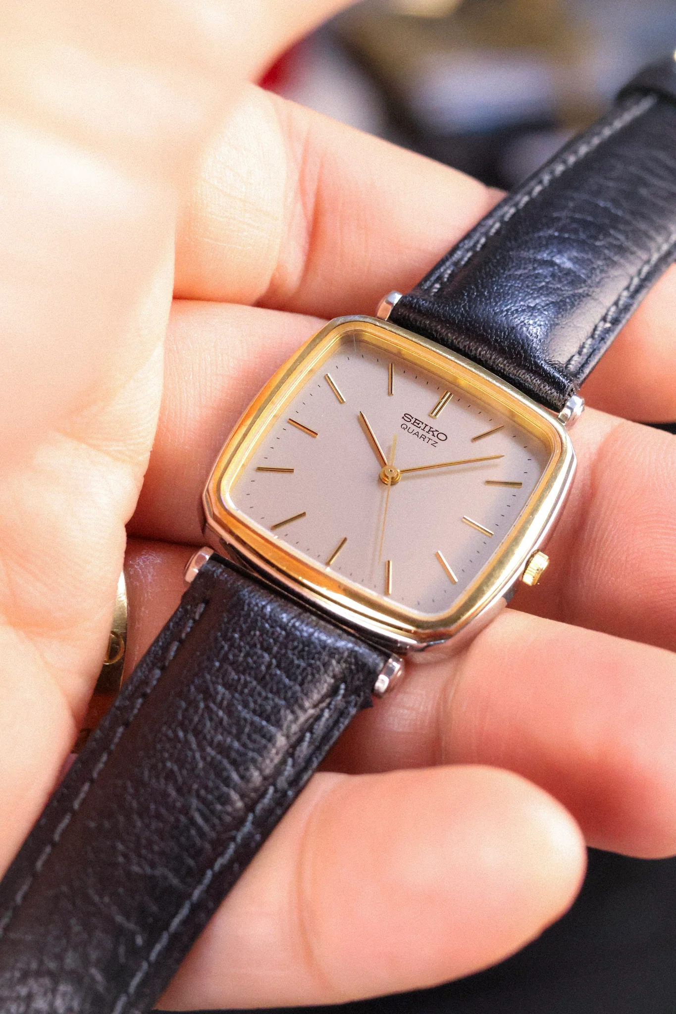 1983 Seiko Two Toned Gray TV - Image 3