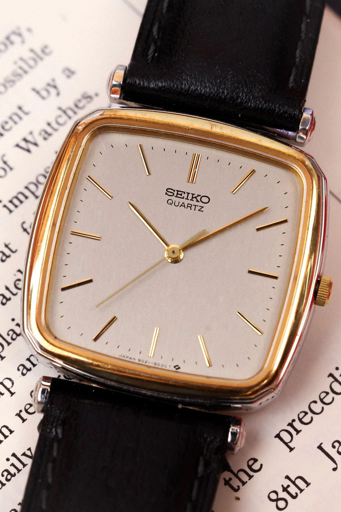 1983 Seiko Two Toned Gray TV - Image 4