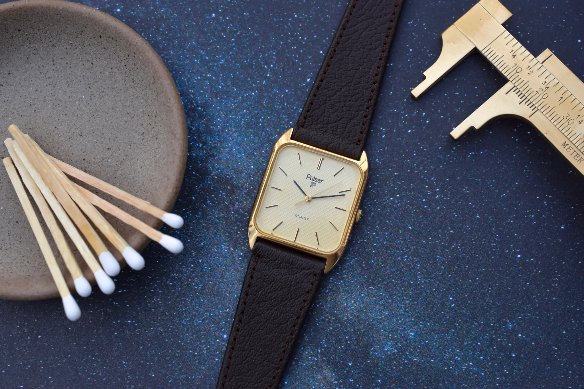 1984 Gold Tone Pulsar Quartz Tank Watch - Image 12