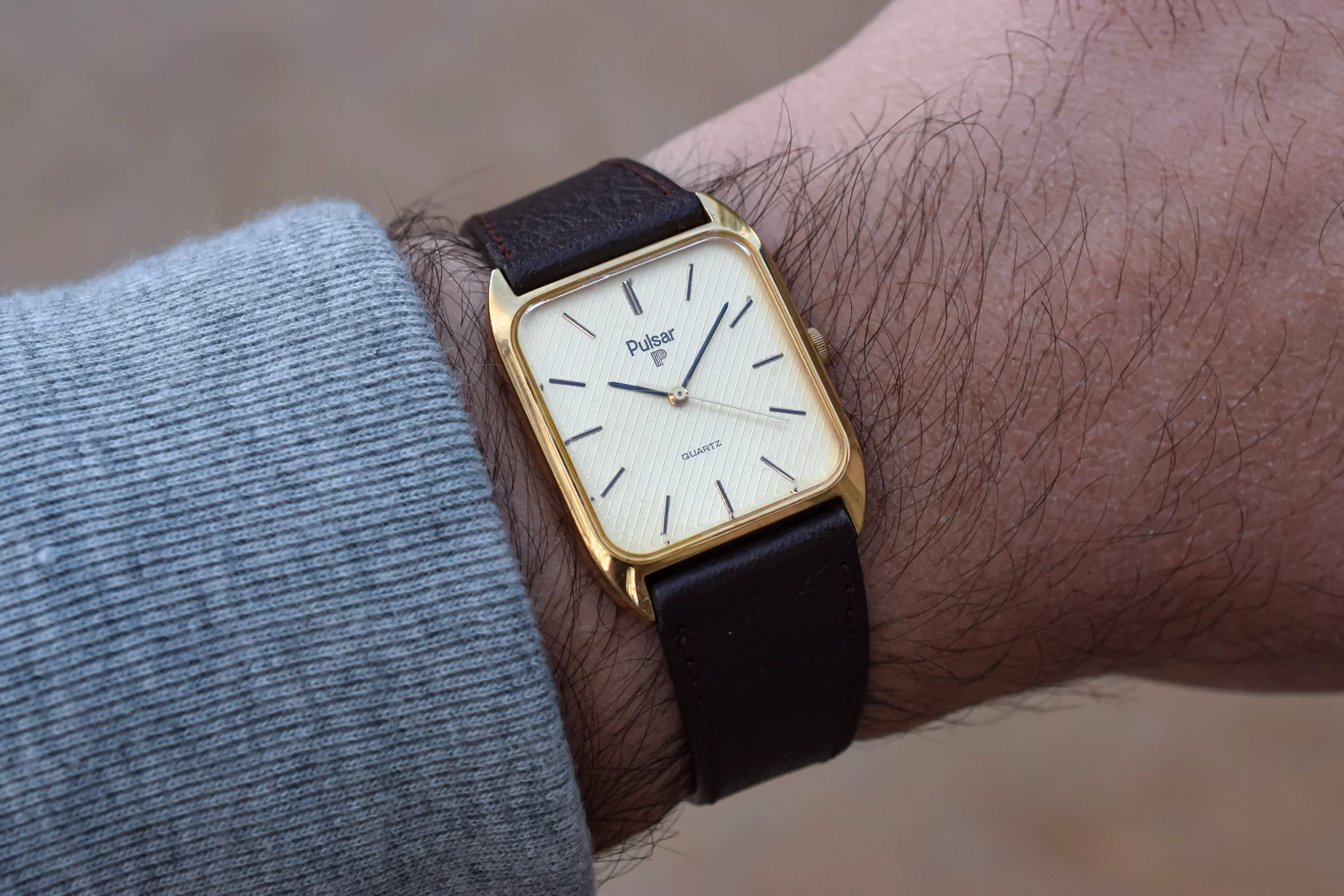 1984 Gold Tone Pulsar Quartz Tank Watch - Image 13