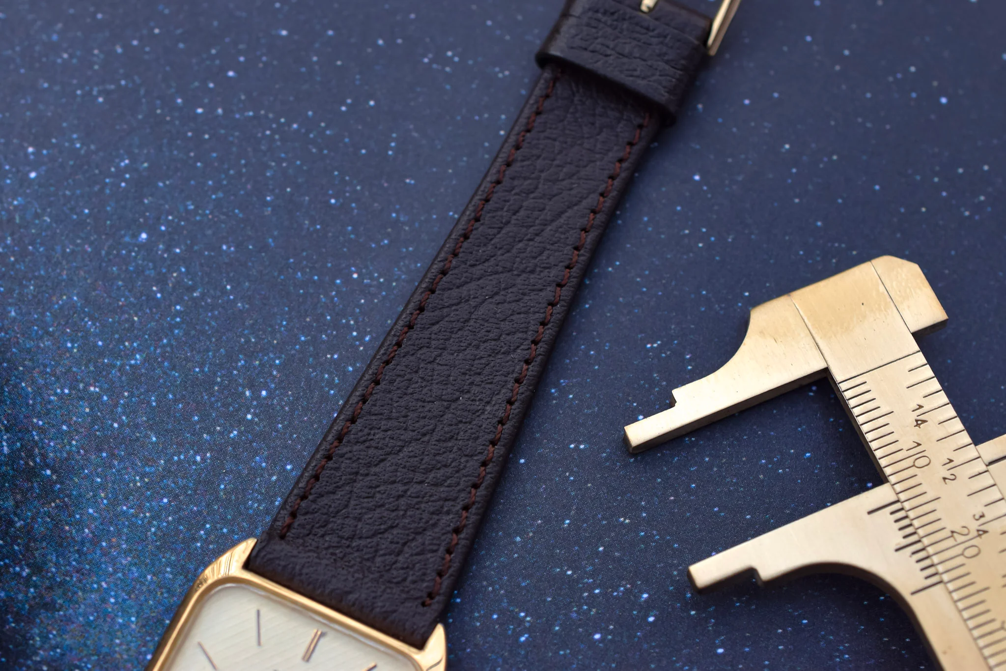 1984 Gold Tone Pulsar Quartz Tank Watch - Image 5