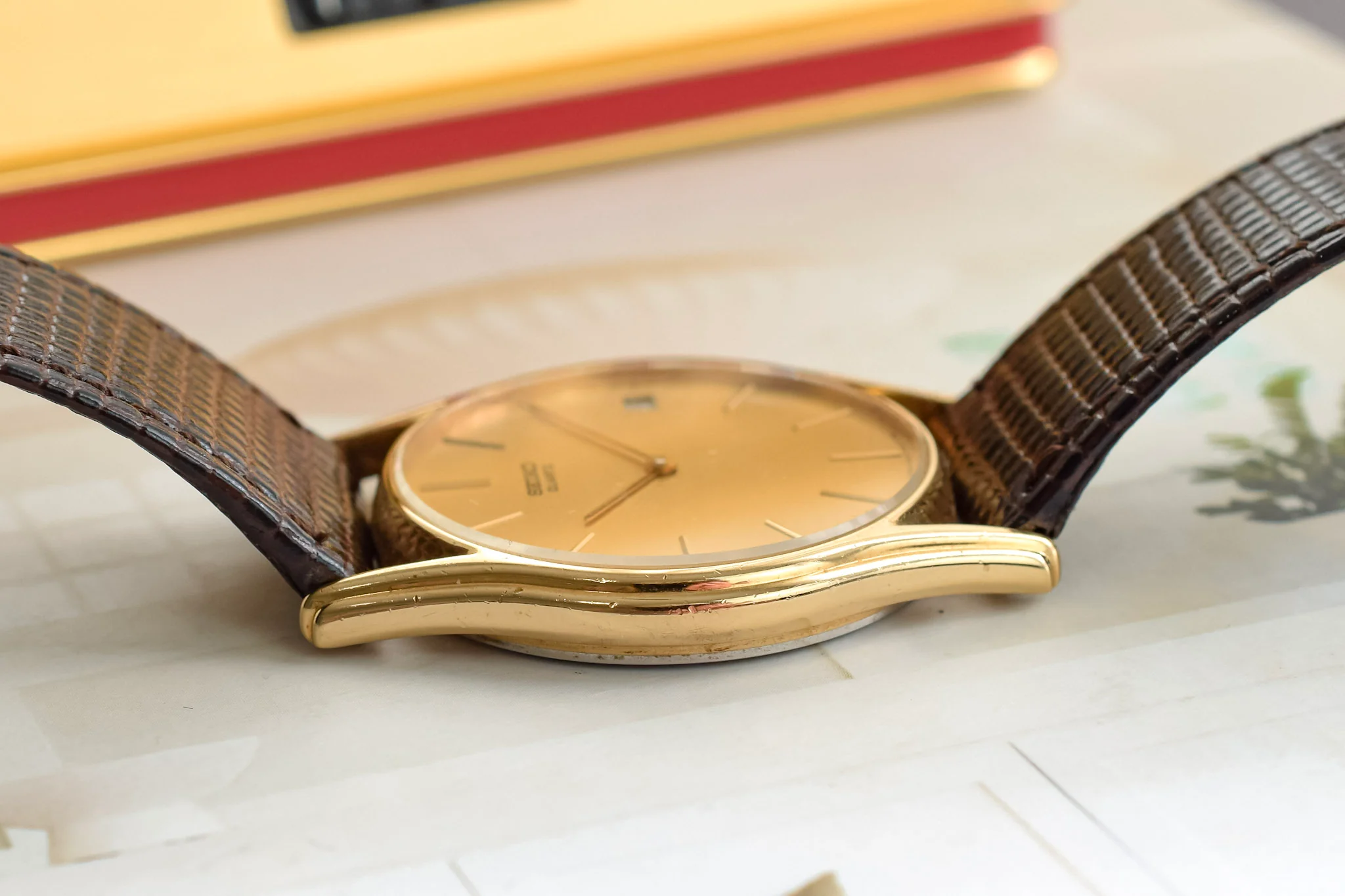 1984 Seiko Champagne Calendar Minimalist - Image 4