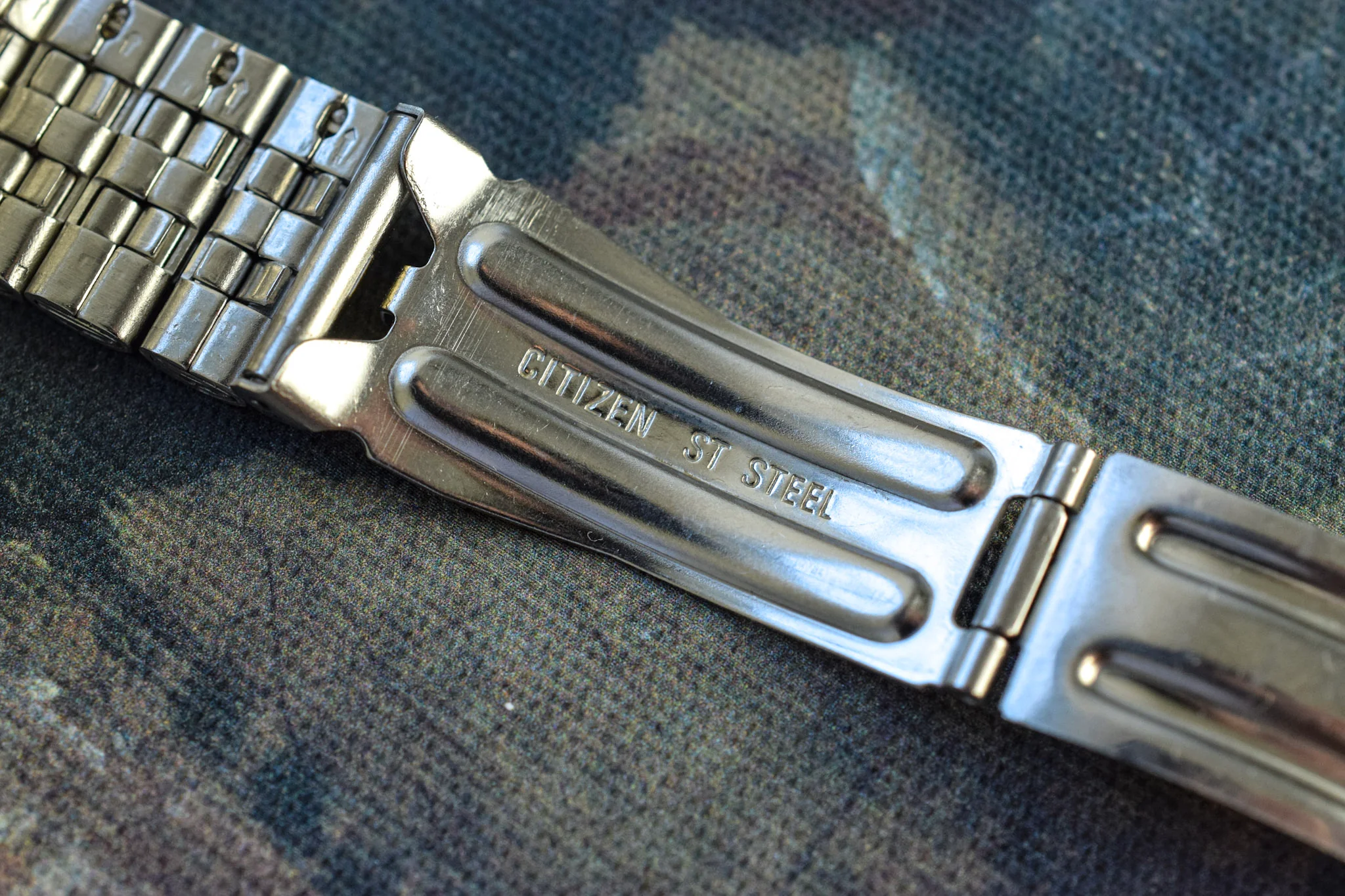 1985 Citizen CQ Two Tone Textured Gray Dial Day-Date - Image 8