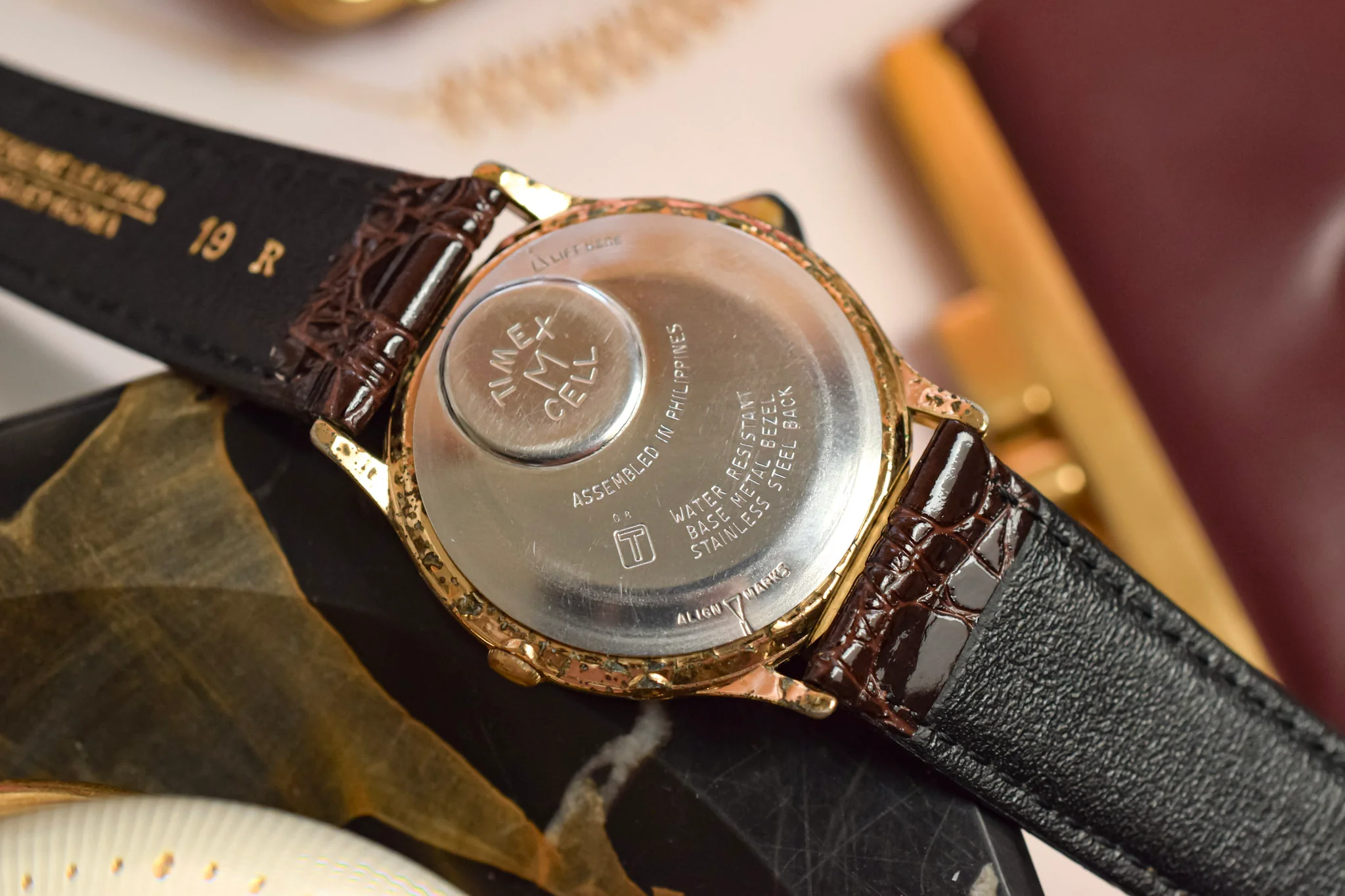1985 Q Timex Quartz Arabic Calendar - Image 10