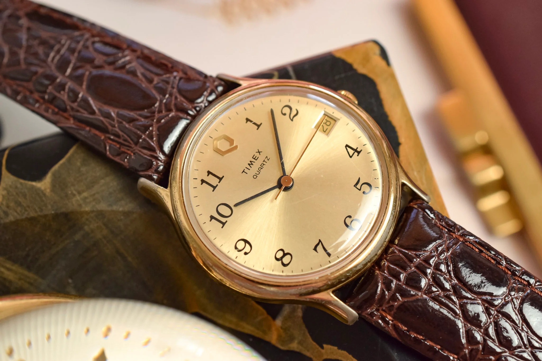1985 Q Timex Quartz Arabic Calendar - Image 3