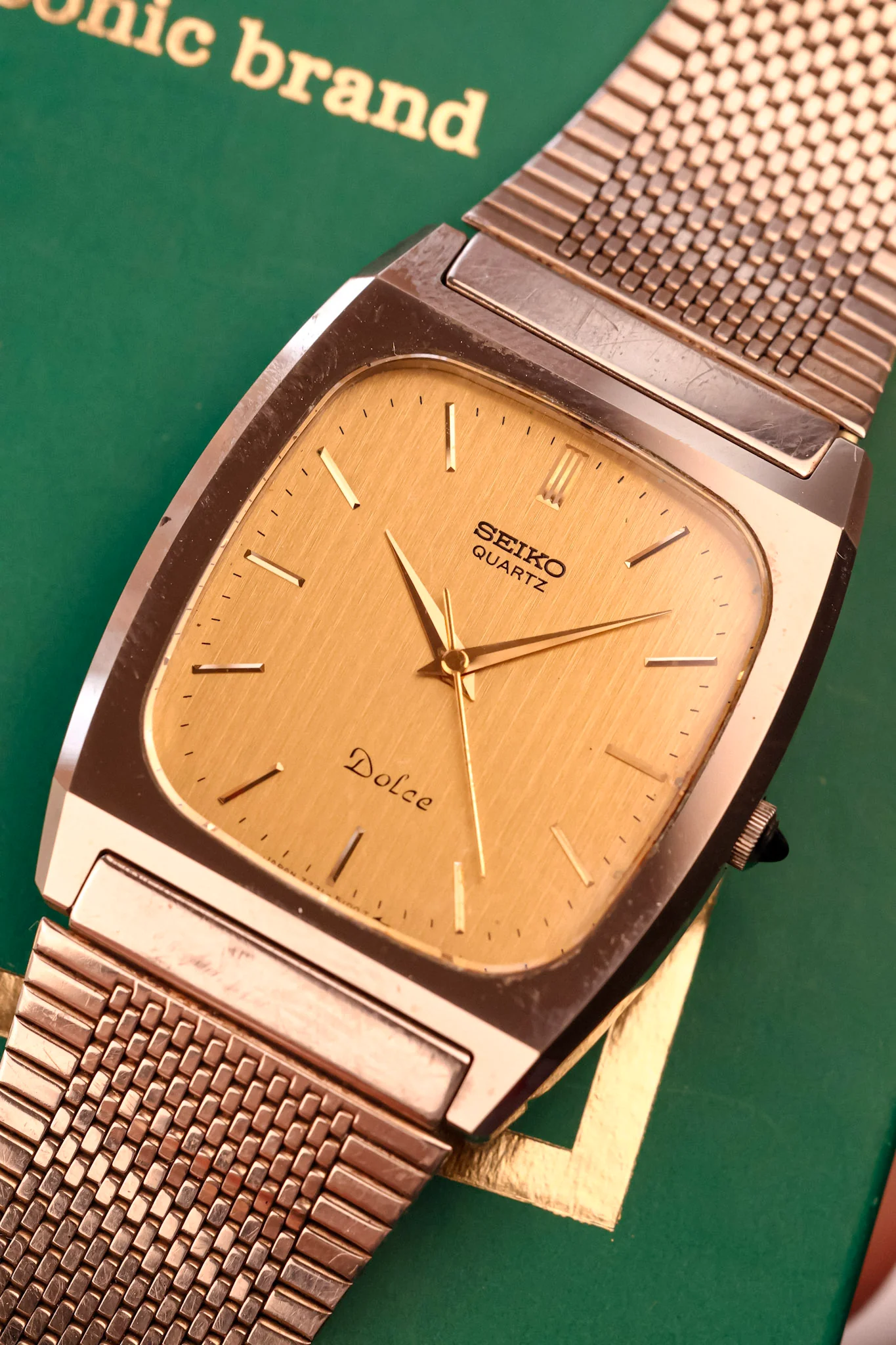 1985 Seiko Dolce NSAG Honey Tapestry Dial - Image 3