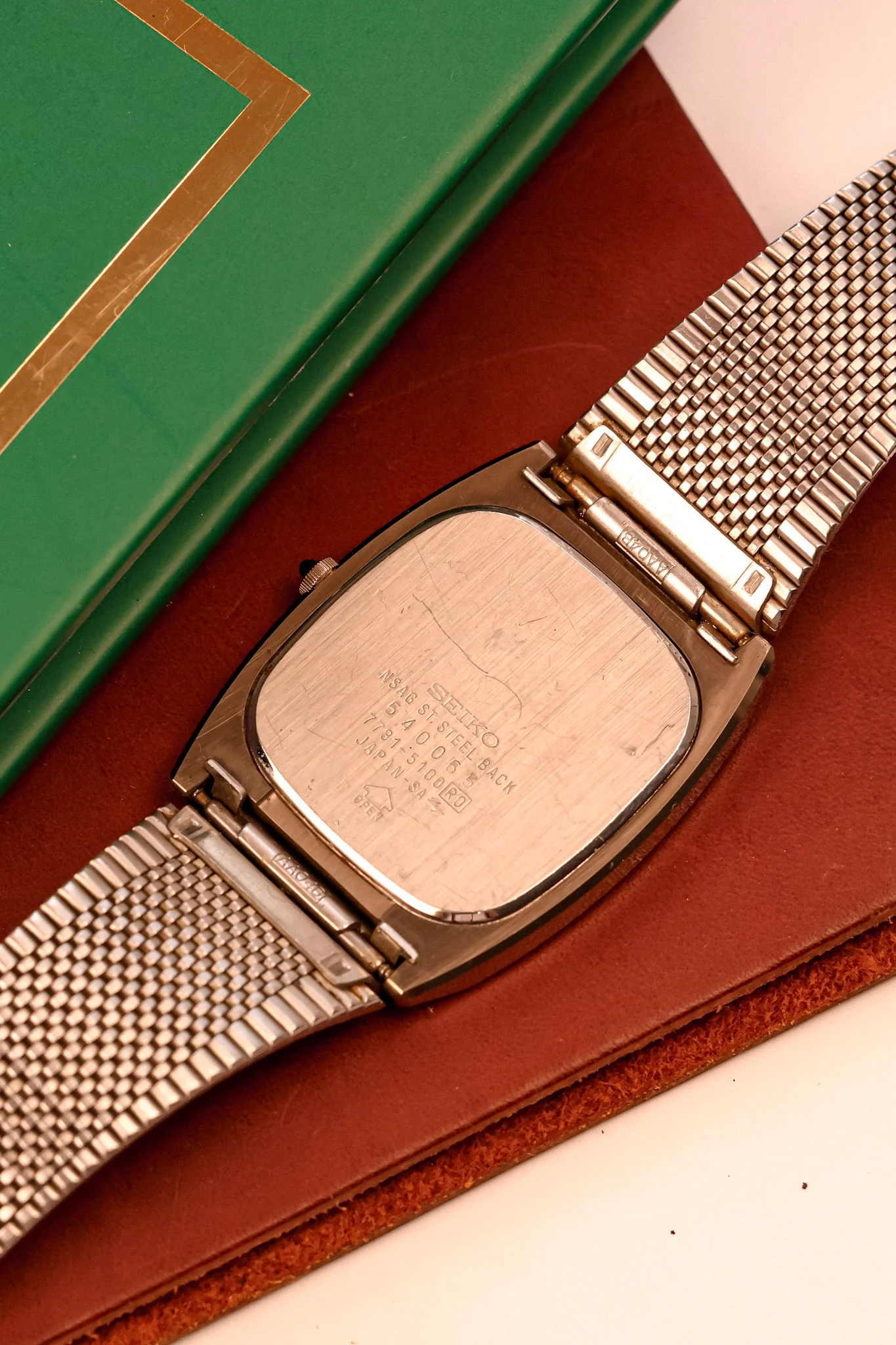 1985 Seiko Dolce NSAG Honey Tapestry Dial - Image 8
