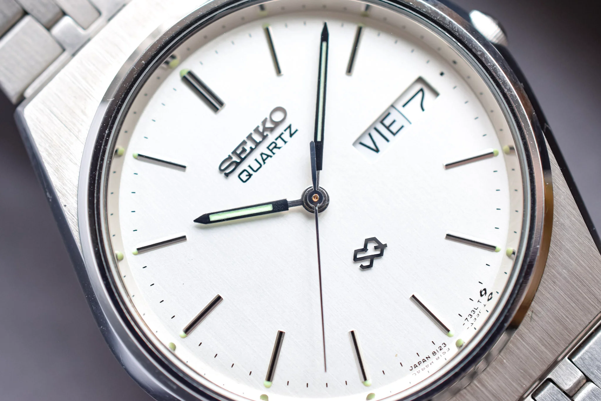 1985 Seiko SQ NOS Silver Spanish Day-Date - Image 3