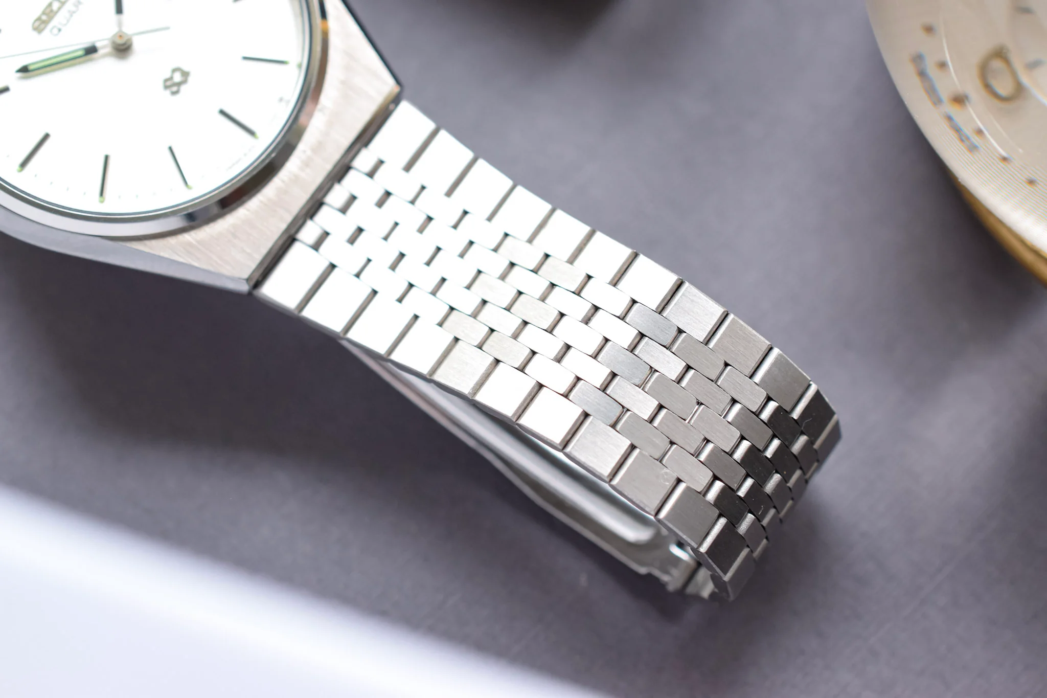 1985 Seiko SQ NOS Silver Spanish Day-Date - Image 8