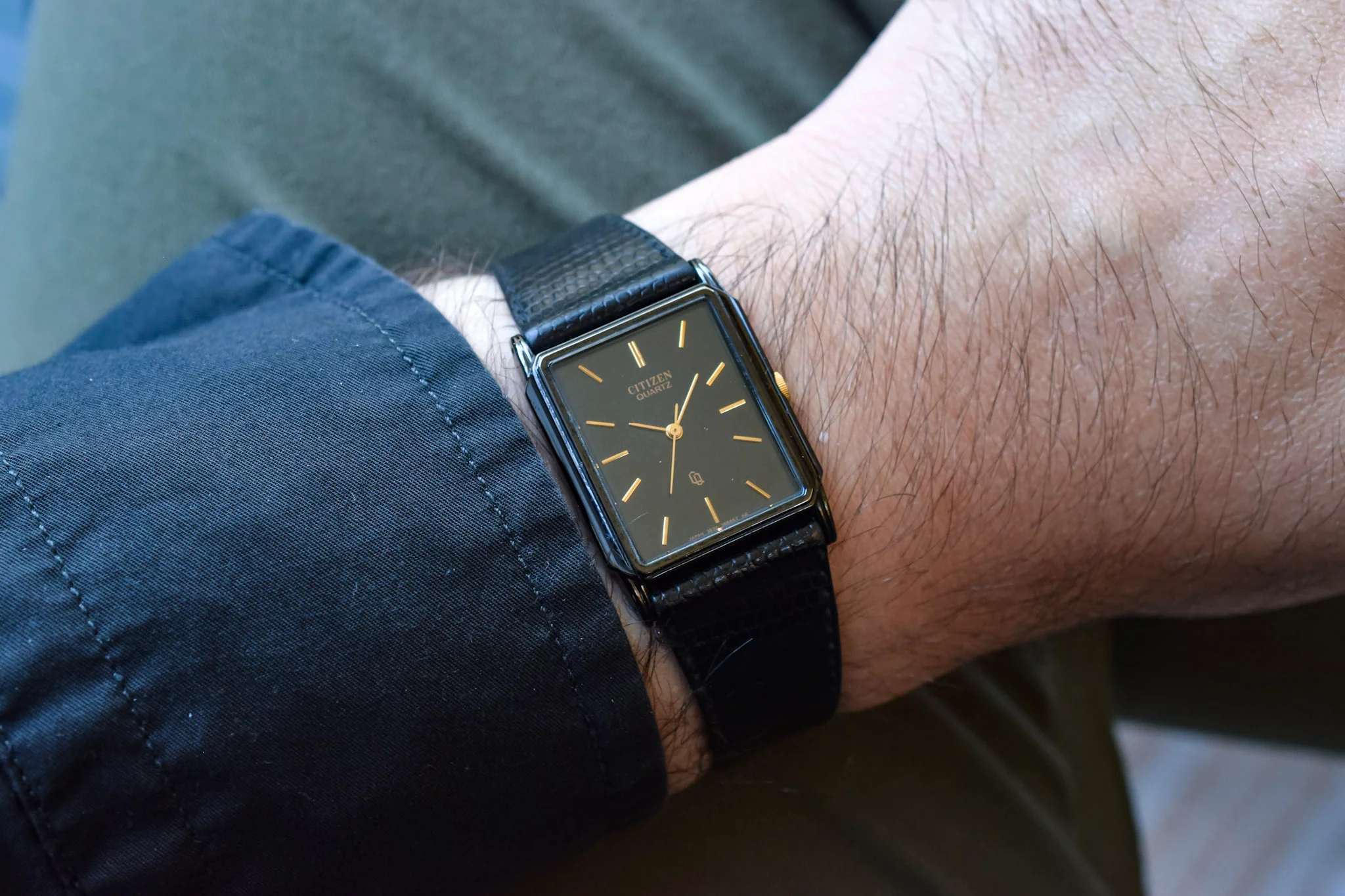 1986 Citizen CQ Gilt Black Case Tank - Image 2