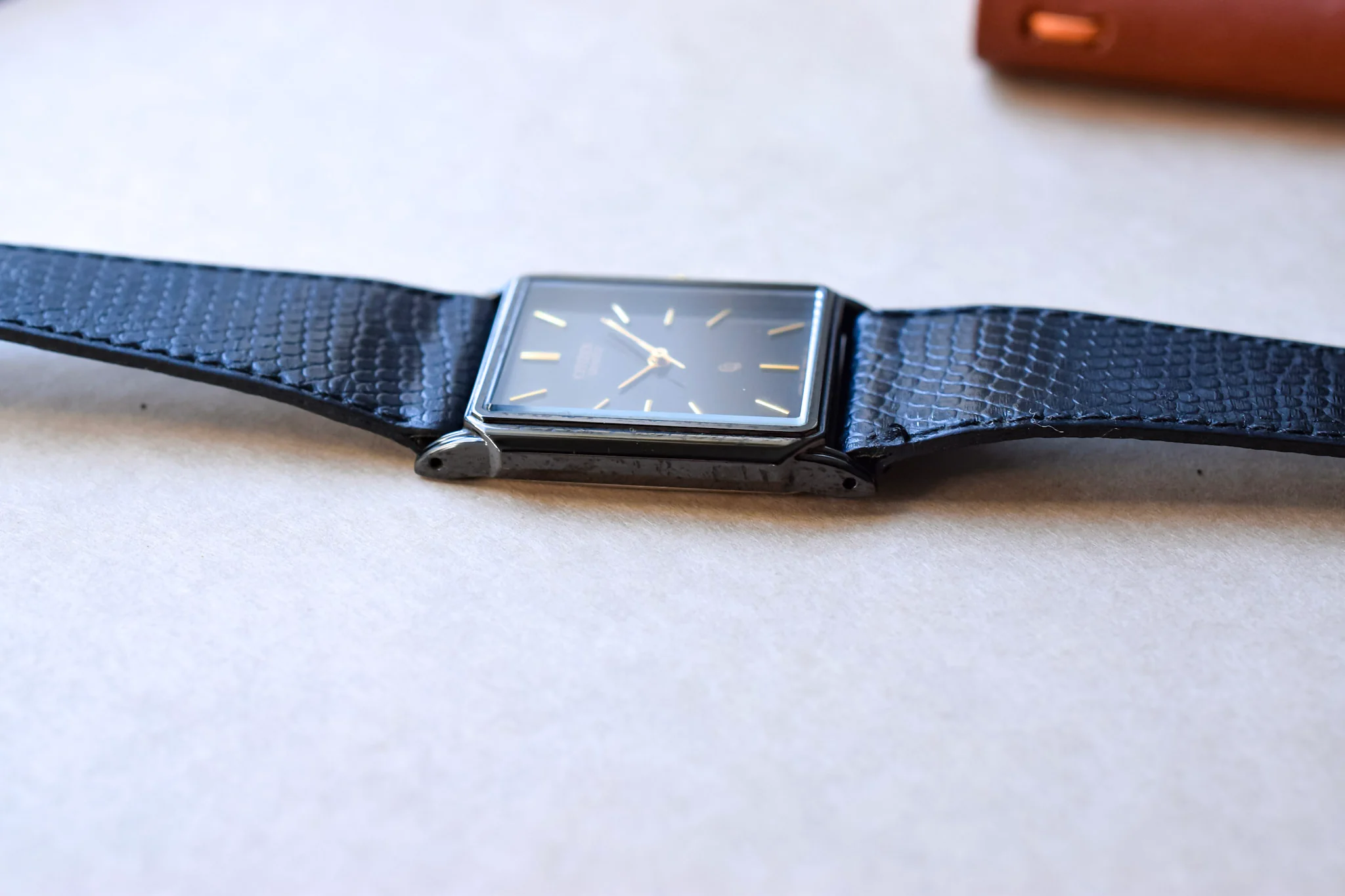 1986 Citizen CQ Gilt Black Case Tank - Image 5