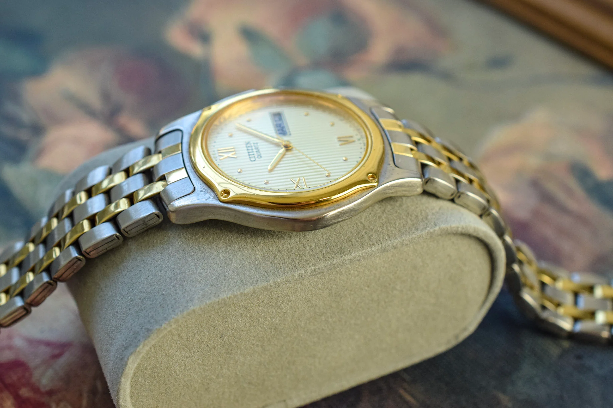1986 Citizen Two Tone Tapestry Dial Day-Date - Image 4