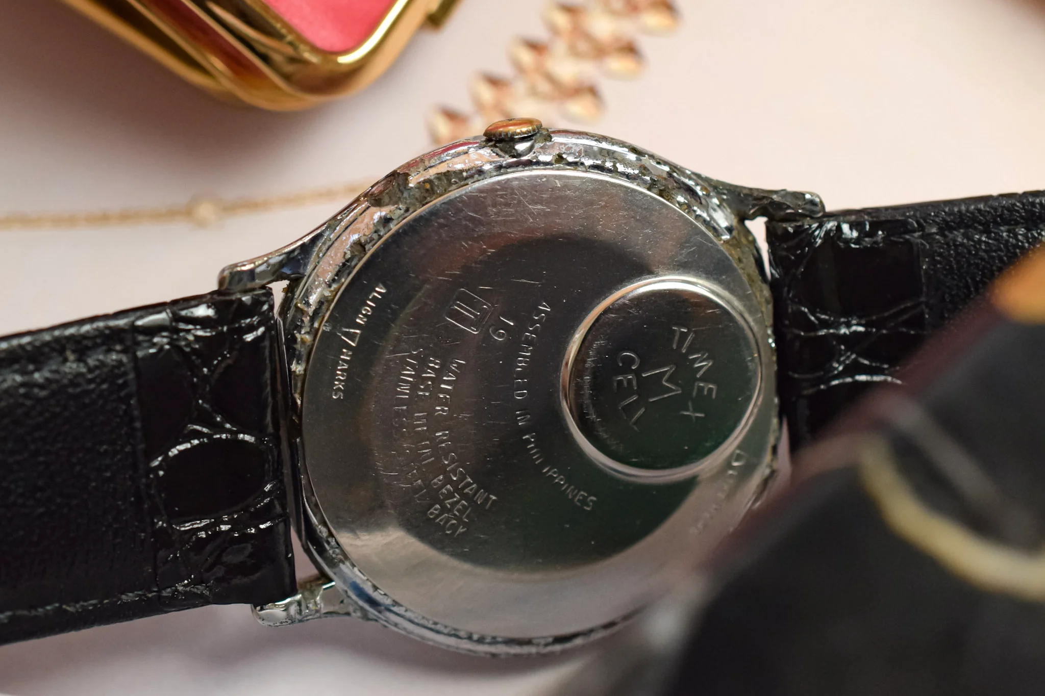 1986 Q Timex Quartz Arabic Day-Date - Image 11