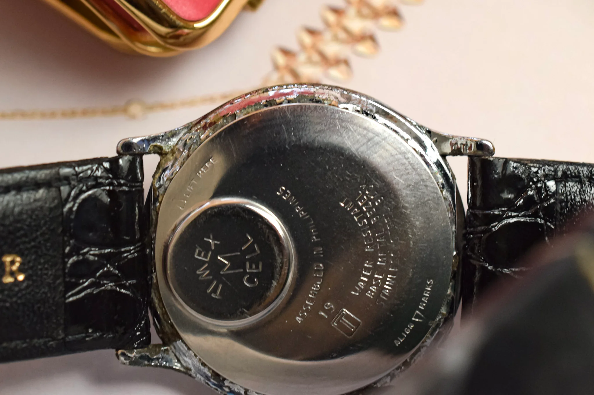 1986 Q Timex Quartz Arabic Day-Date - Image 12