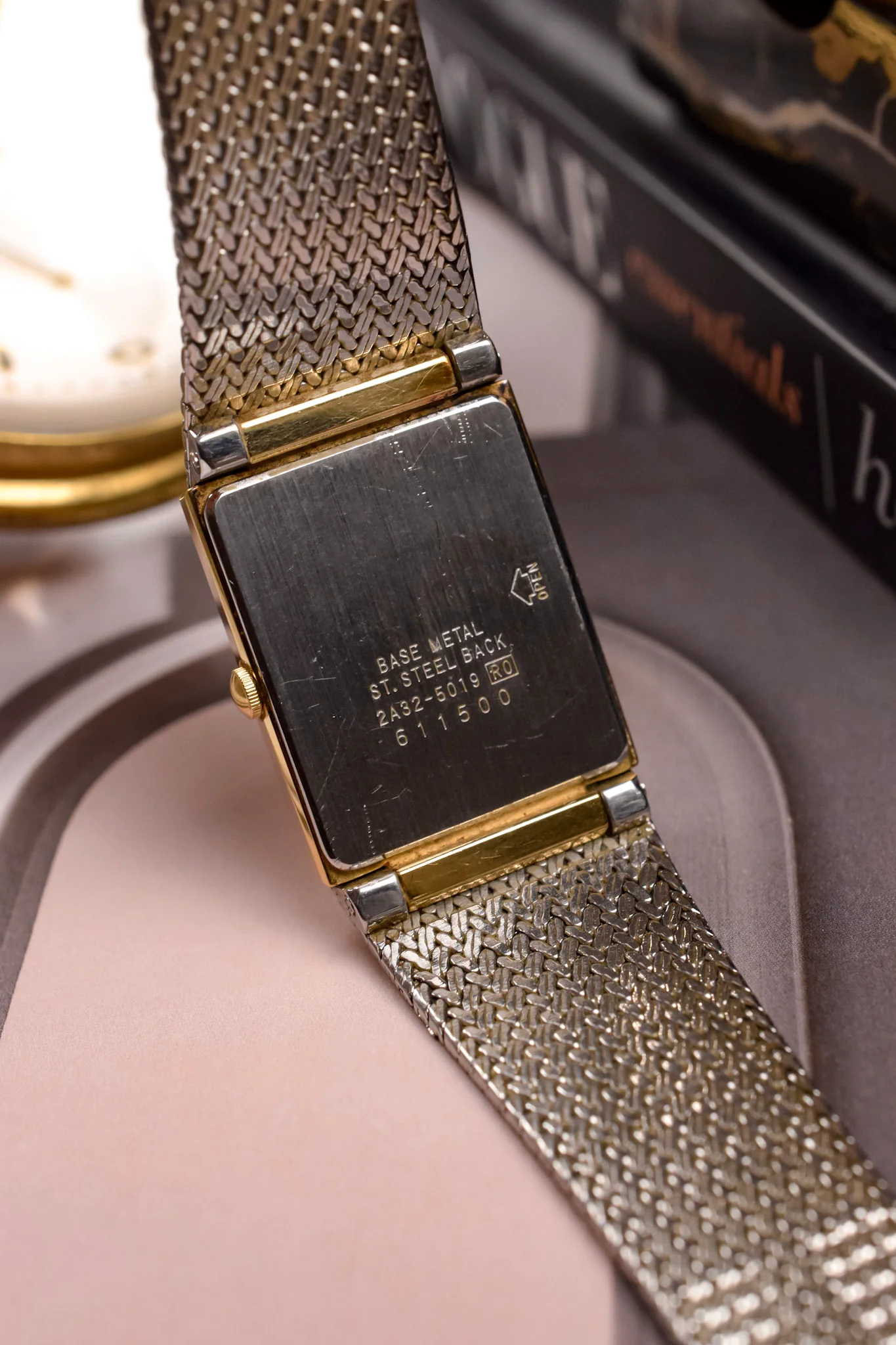 1986 Seiko Golden Snowflake Lattice Bracelet Tank - Image 8