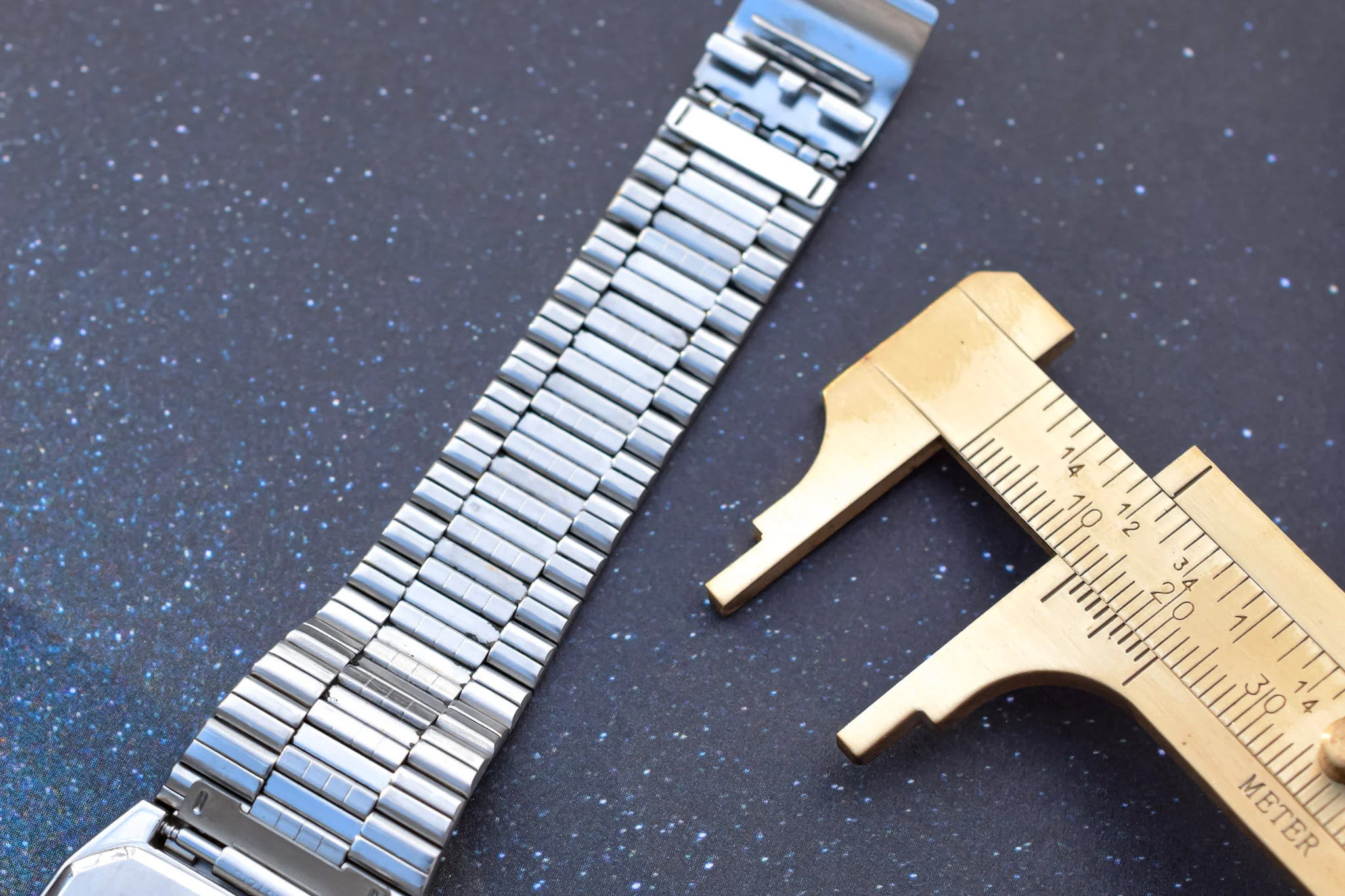 1986 Seiko Quartz Day/Date Tank Watch - Image 9