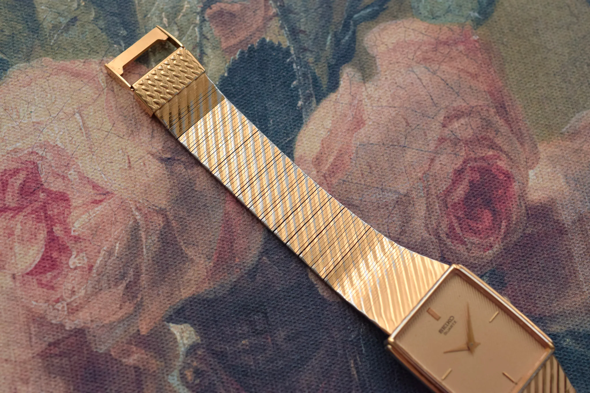1986 Seiko Stepped Case Pinstripe Tank - Image 5