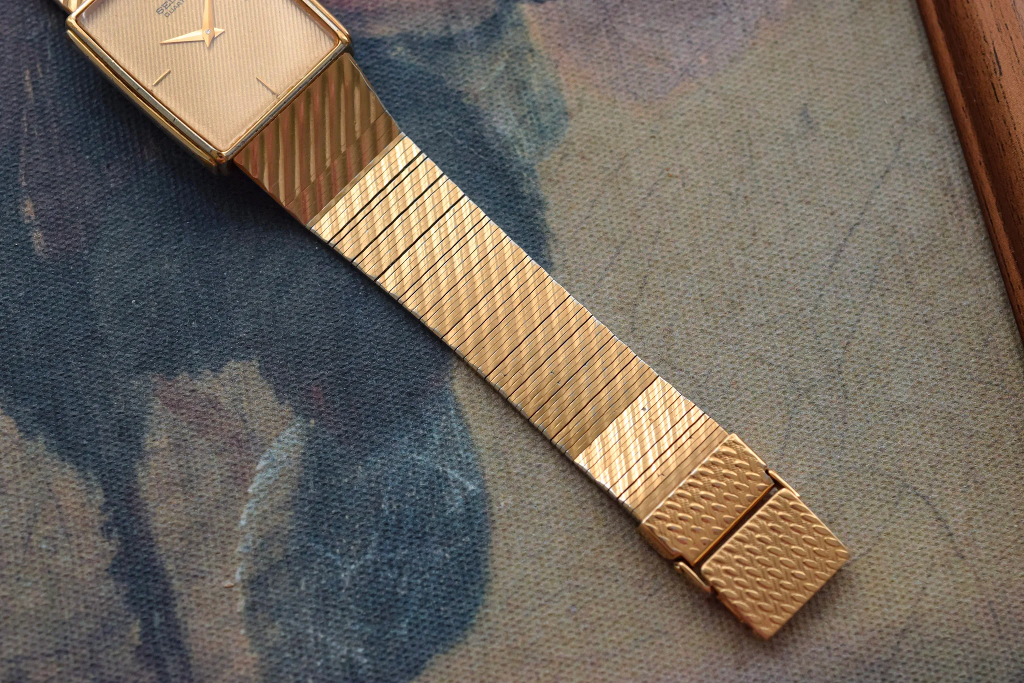 1986 Seiko Stepped Case Pinstripe Tank - Image 6