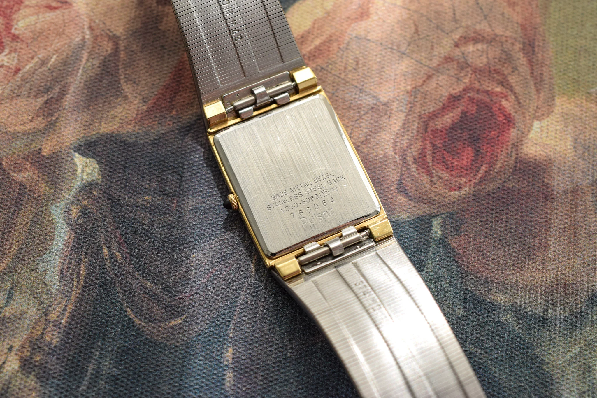 1987 Pulsar Textured Integrated Bracelet Tank - Image 7