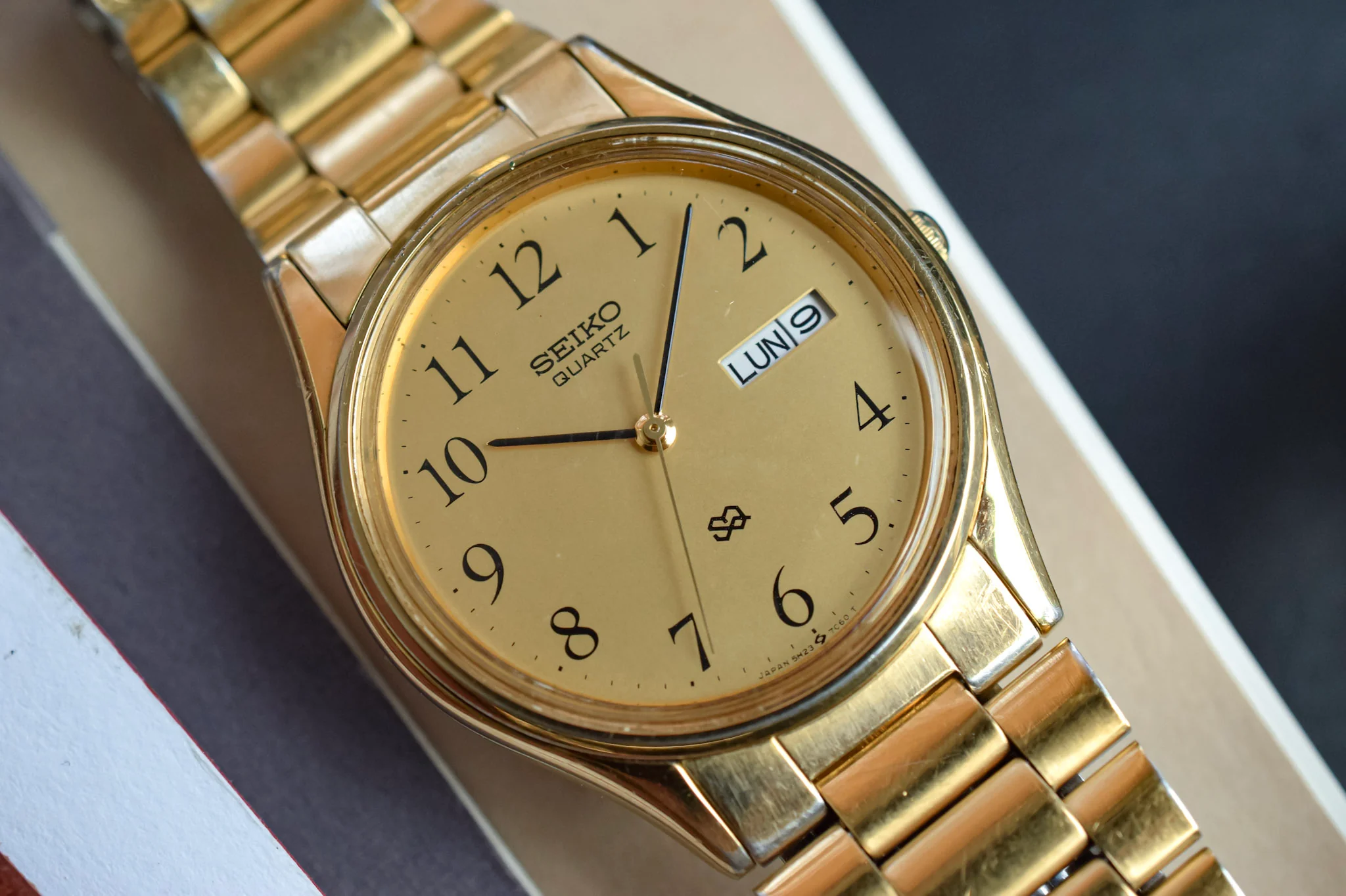 1987 Seiko SQ Golden Arabic Day-Date - Image 3