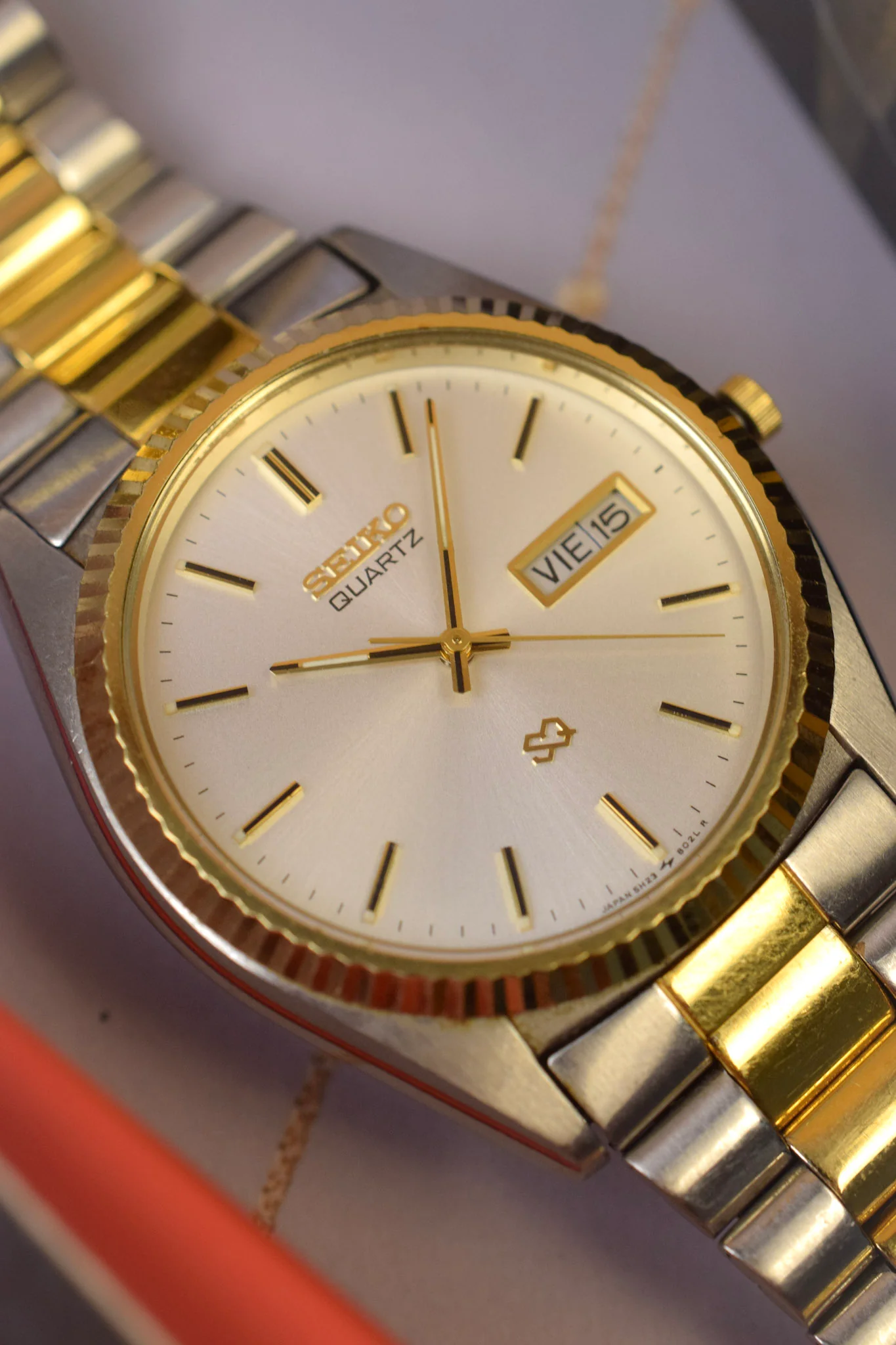 1987 Seiko SQ Silver Two Toned Prez - Image 3