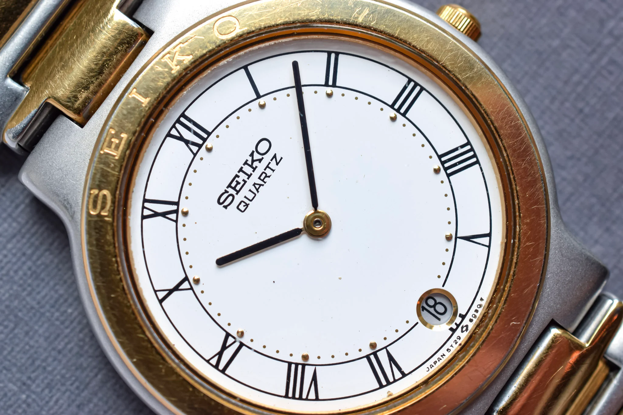 1987 Seiko Two-Toned White Roman Dial - Image 3