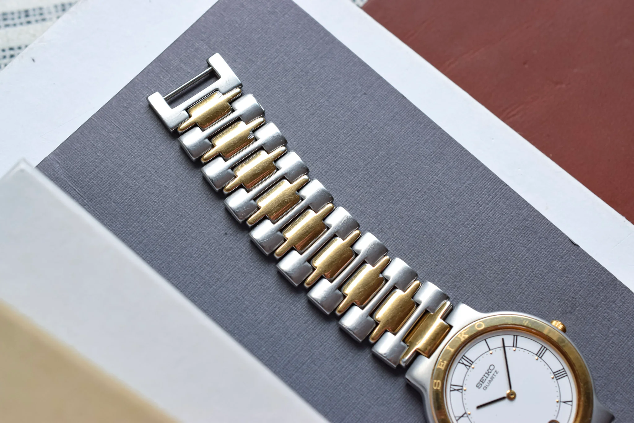 1987 Seiko Two-Toned White Roman Dial - Image 6