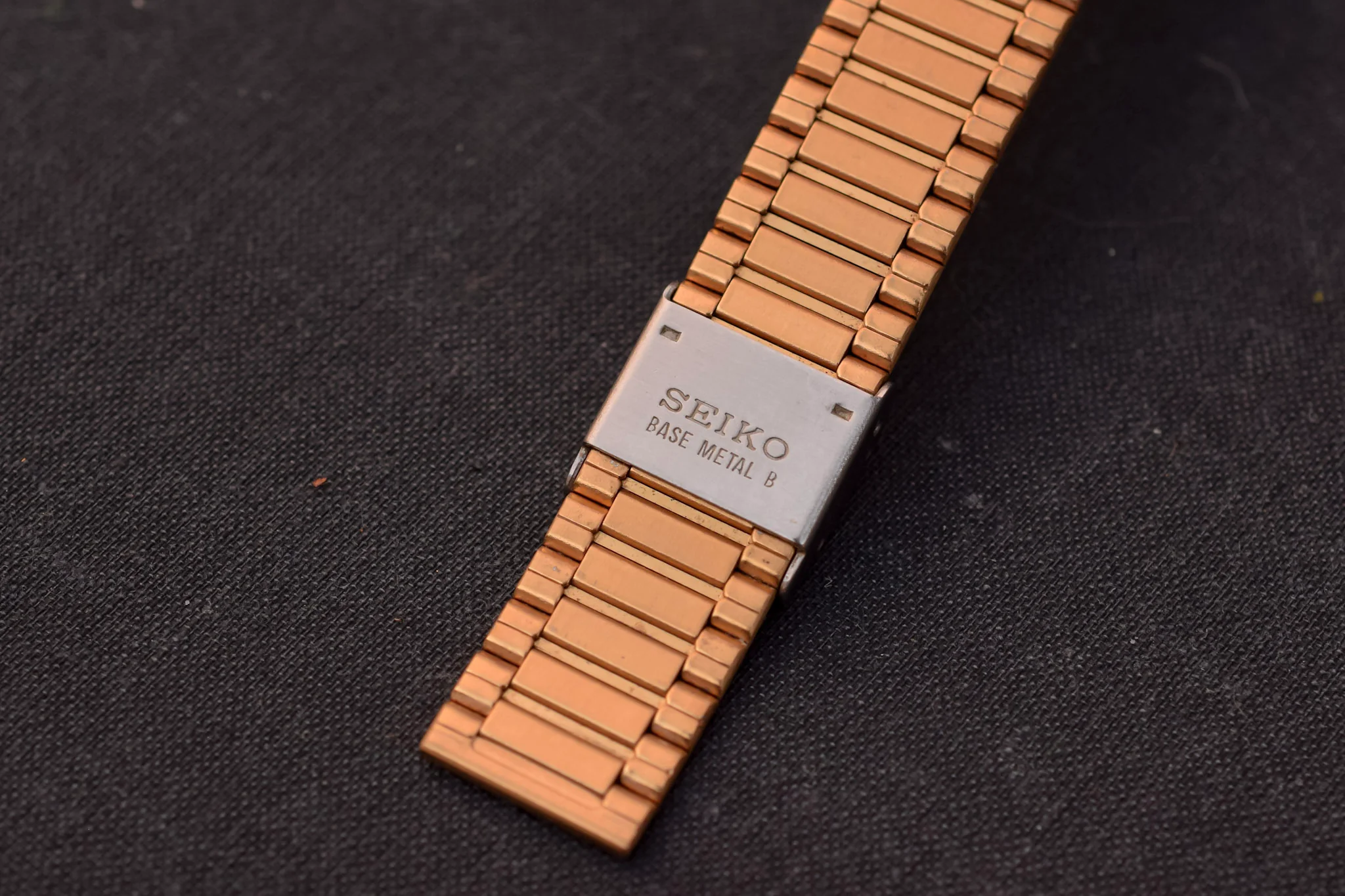 1988 Seiko Quartz SX Tank Watch - Image 9