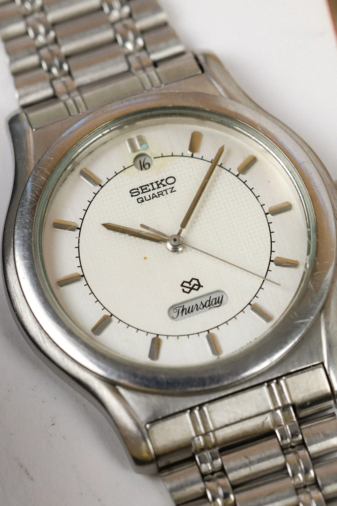 1988 Seiko SQ Geometric Script Font Day-Date - Image 6