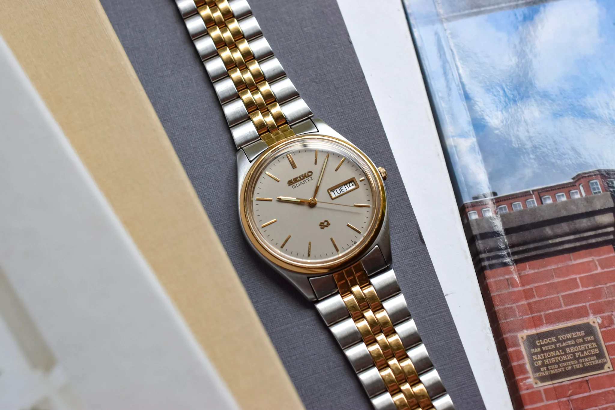 1988 Seiko SQ Ghost Dial Day-Date - Image 3