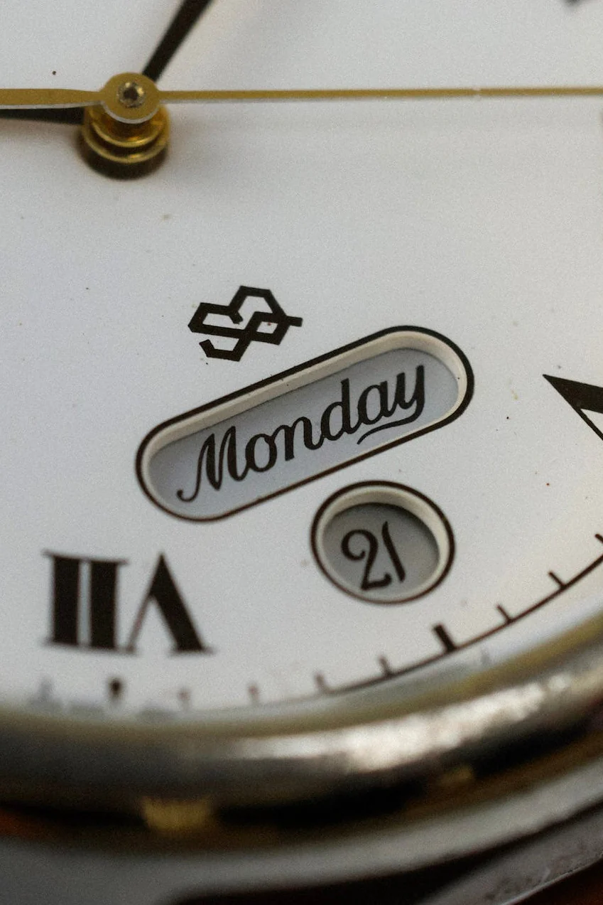 1988 Seiko SQ Two Toned Roman Script Day-Date (English Days of the Week) - Image 3