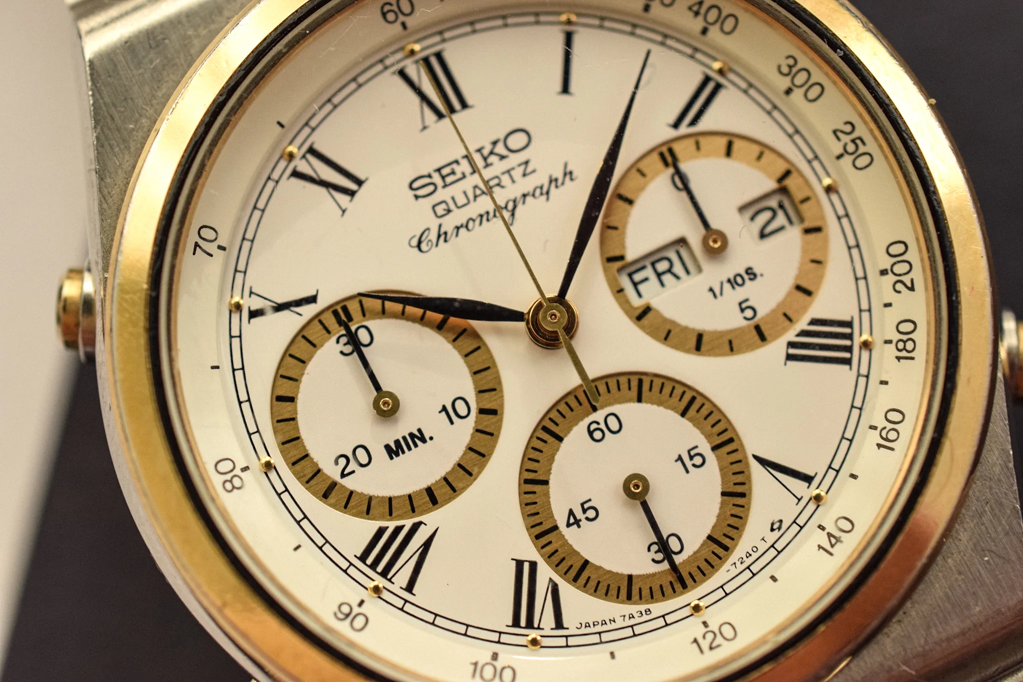 1988 Seiko Two-Toned Chrono Calendar - Image 3