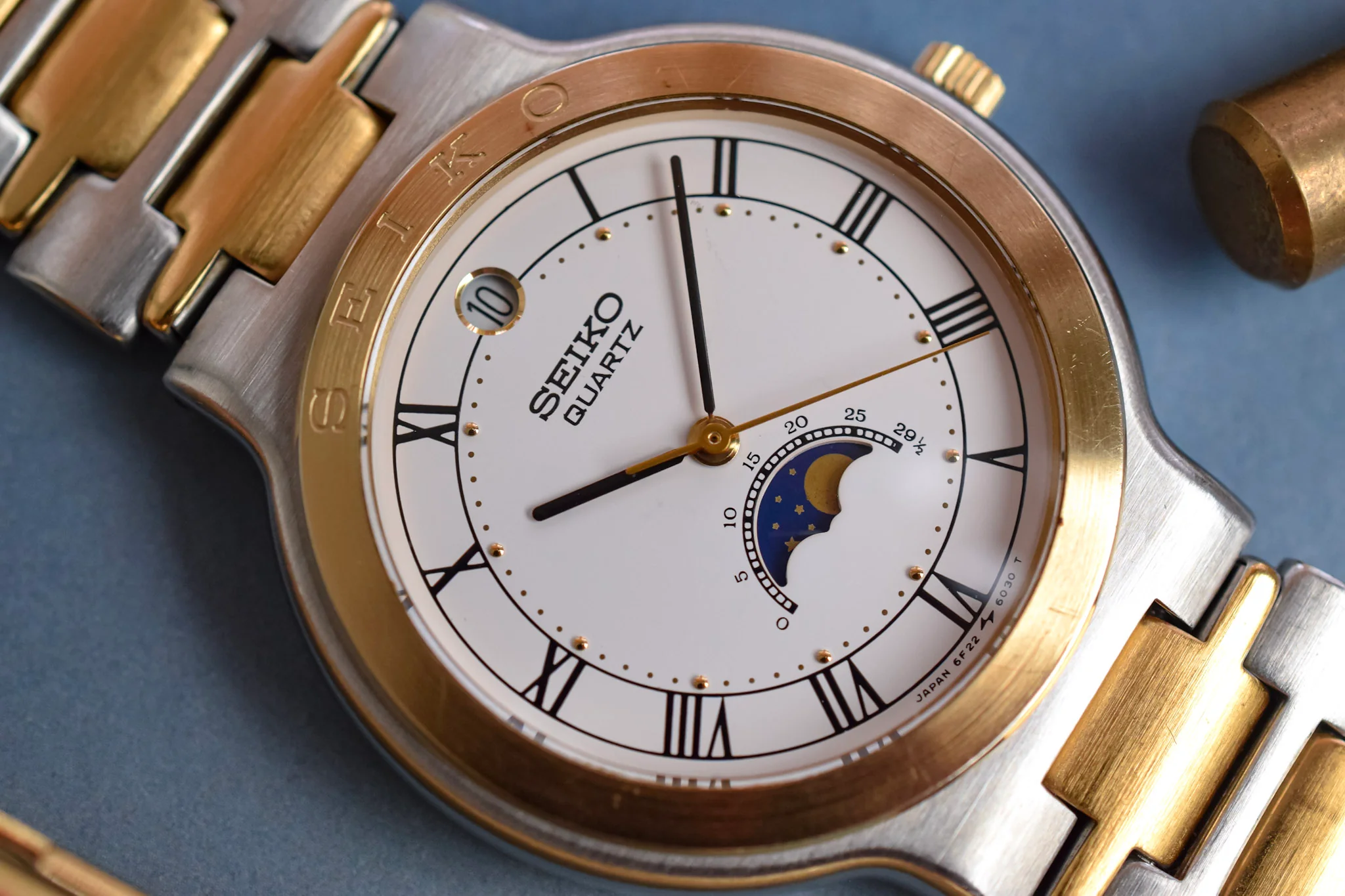 1988 Seiko Two Toned Roman Moonphase Calendar - Image 3
