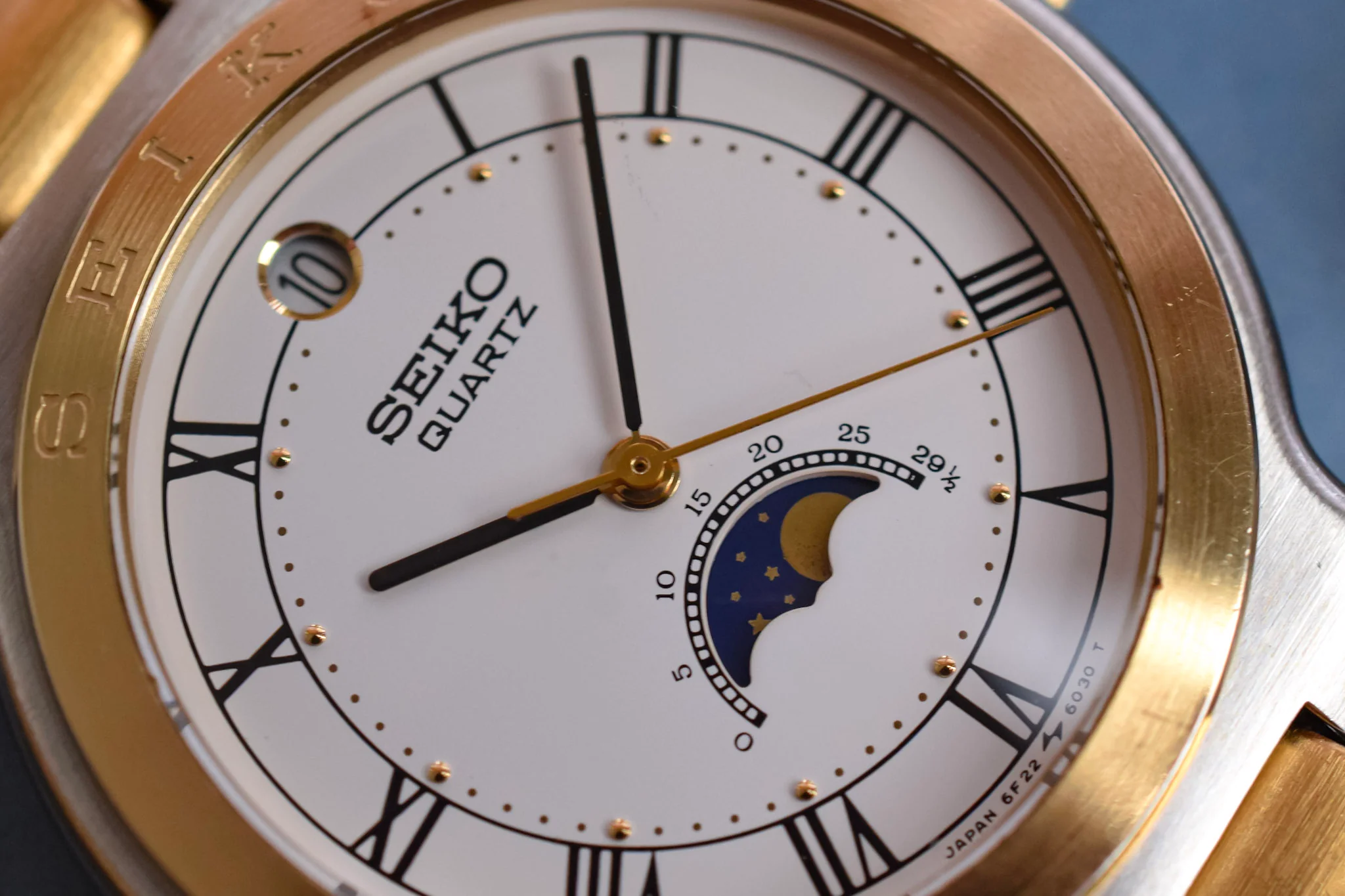 1988 Seiko Two Toned Roman Moonphase Calendar - Image 4