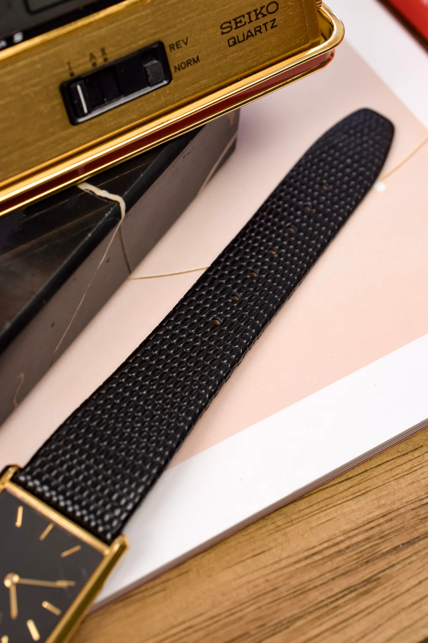 1989 Seiko Gilt Tank - Image 8