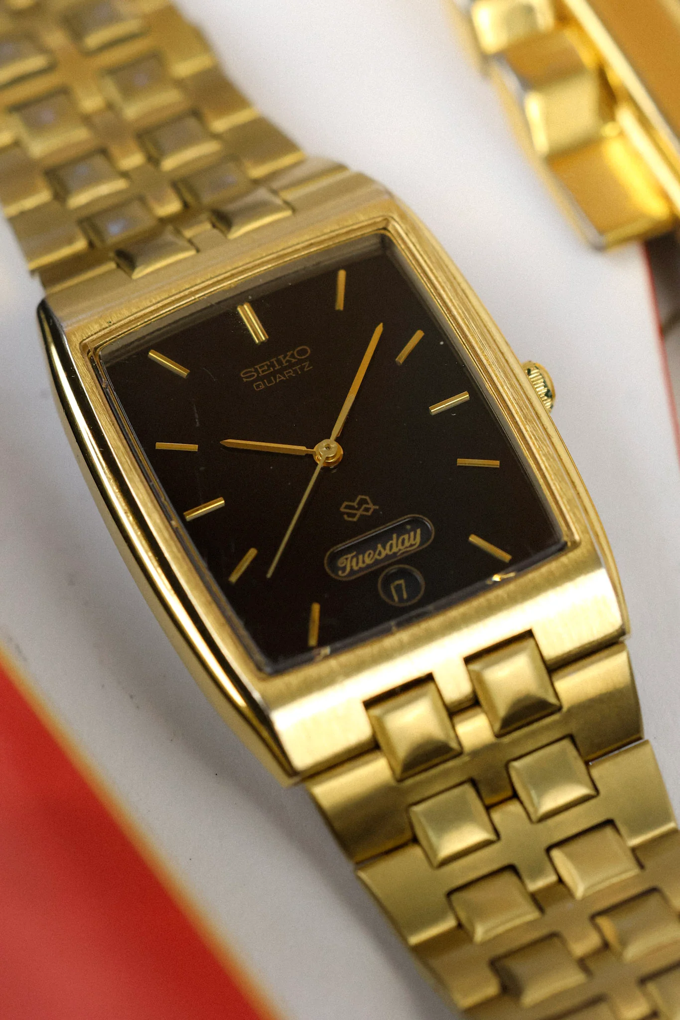1989 Seiko SQ Golden Tank Script Day-Date - Image 4