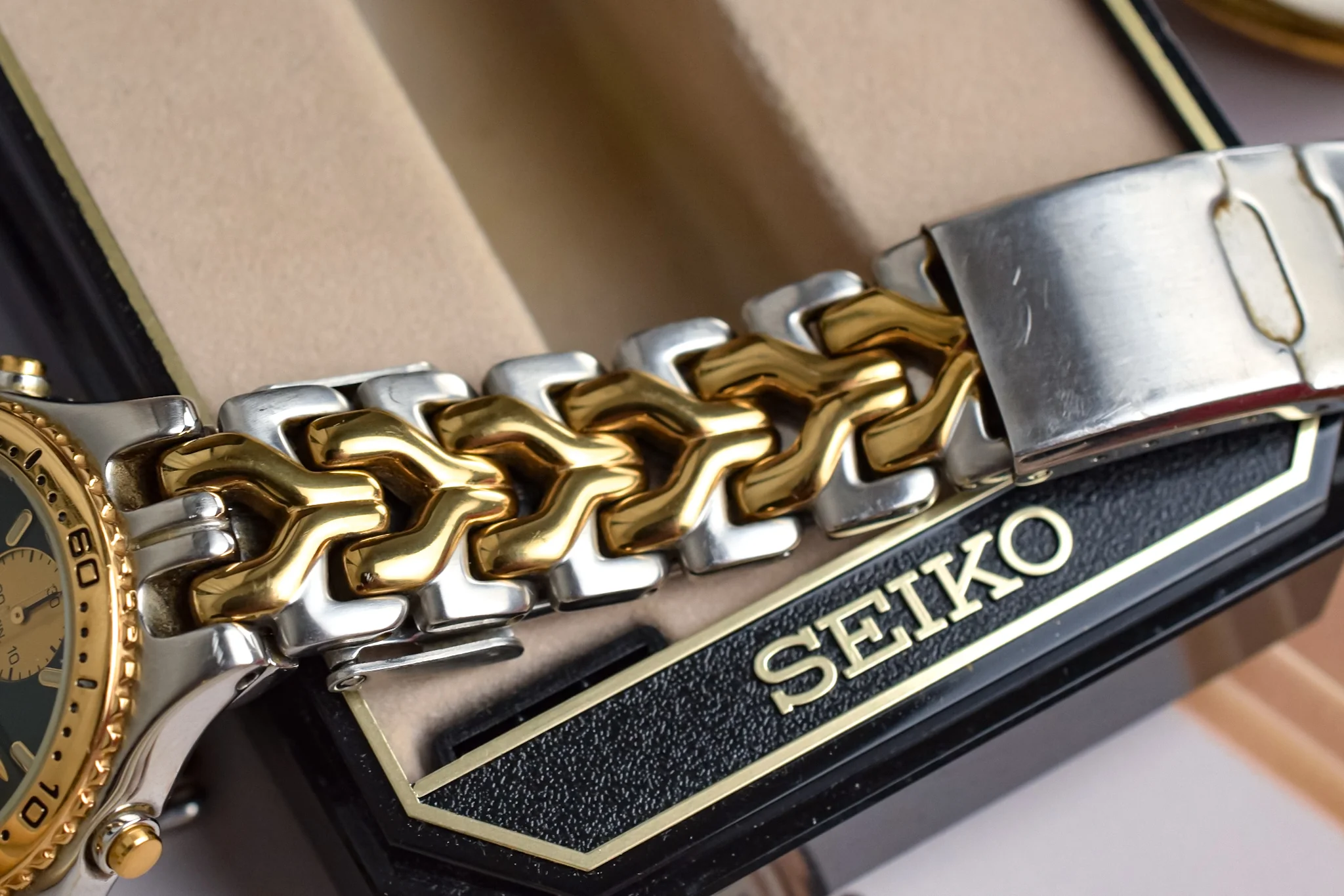 1989 Seiko Two-Toned Emerald Green Chrono - Image 7