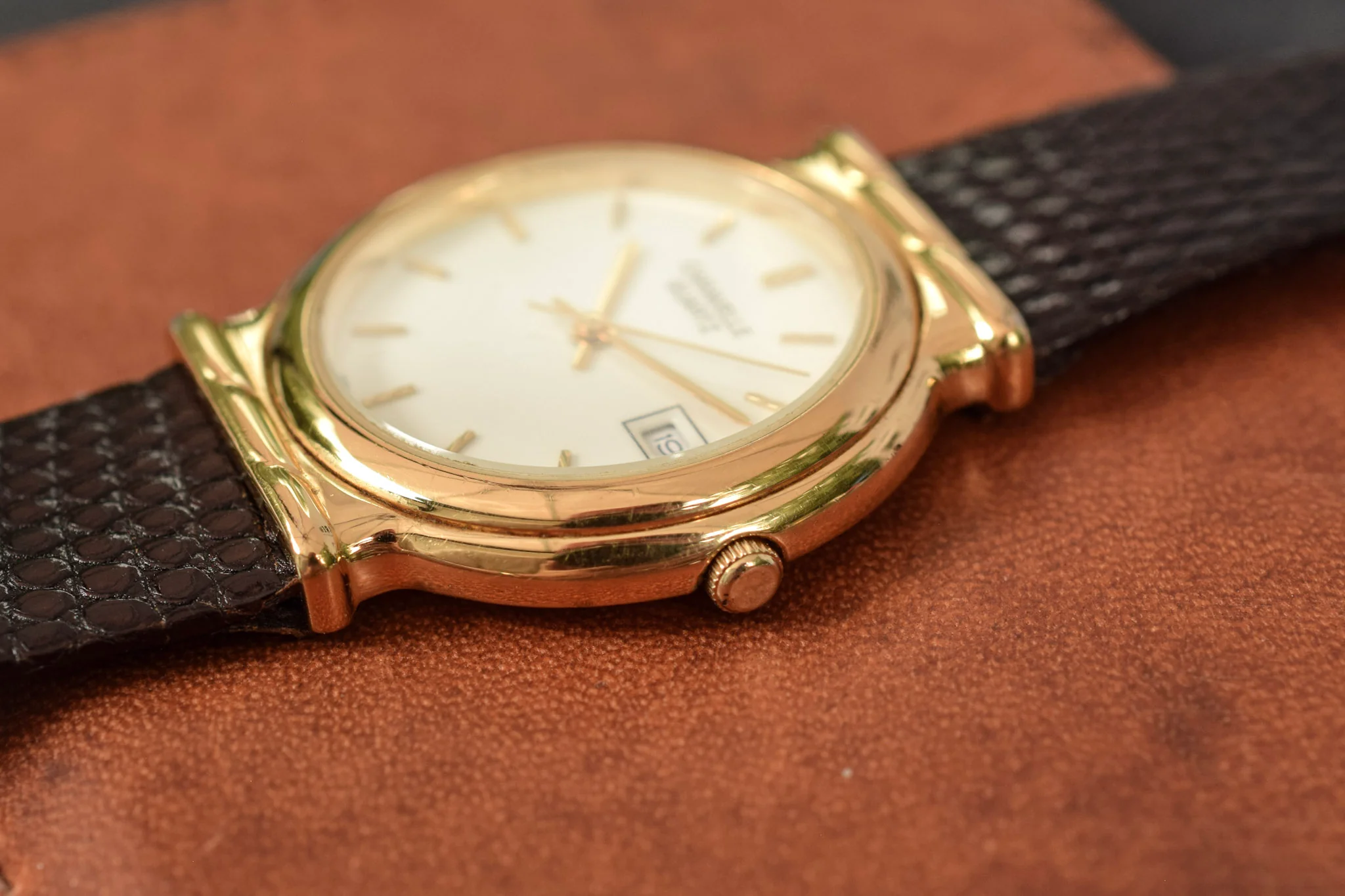 1990 Caravelle Shrouded Lugs Quartz Watch - Image 3