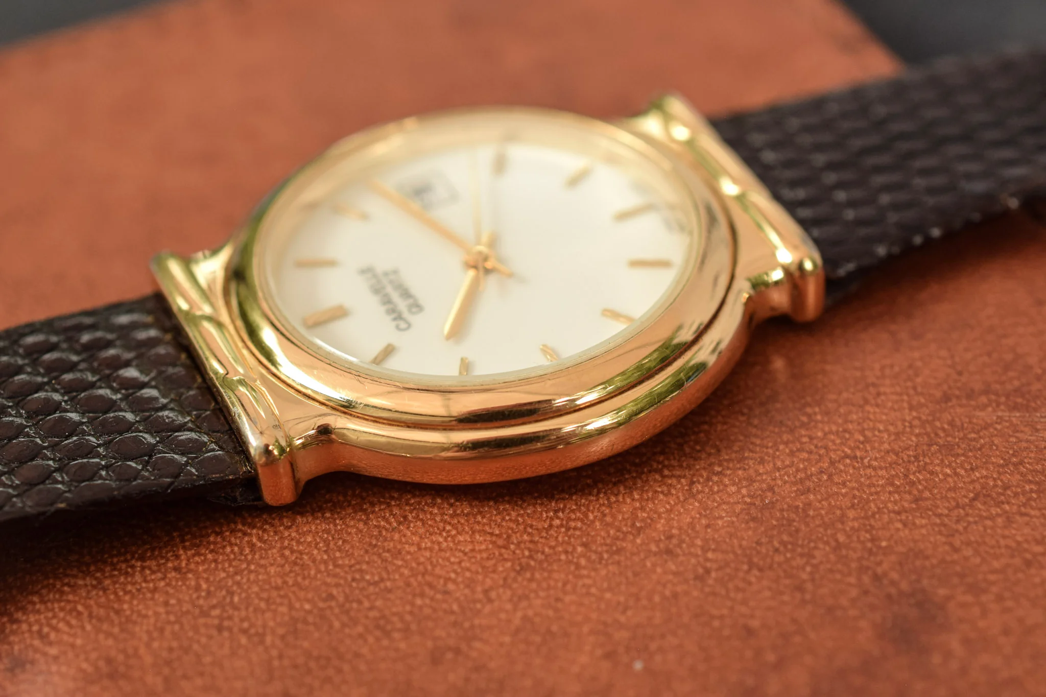 1990 Caravelle Shrouded Lugs Quartz Watch - Image 4