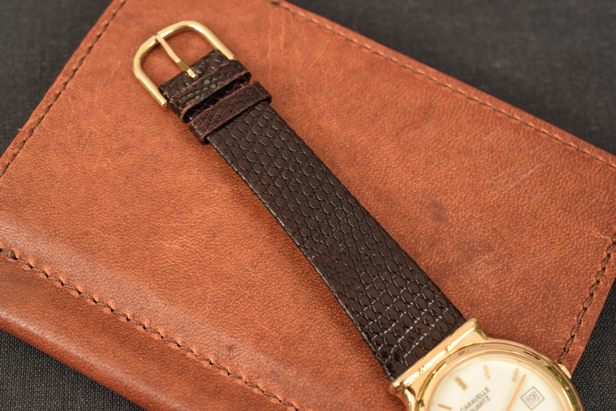 1990 Caravelle Shrouded Lugs Quartz Watch - Image 5