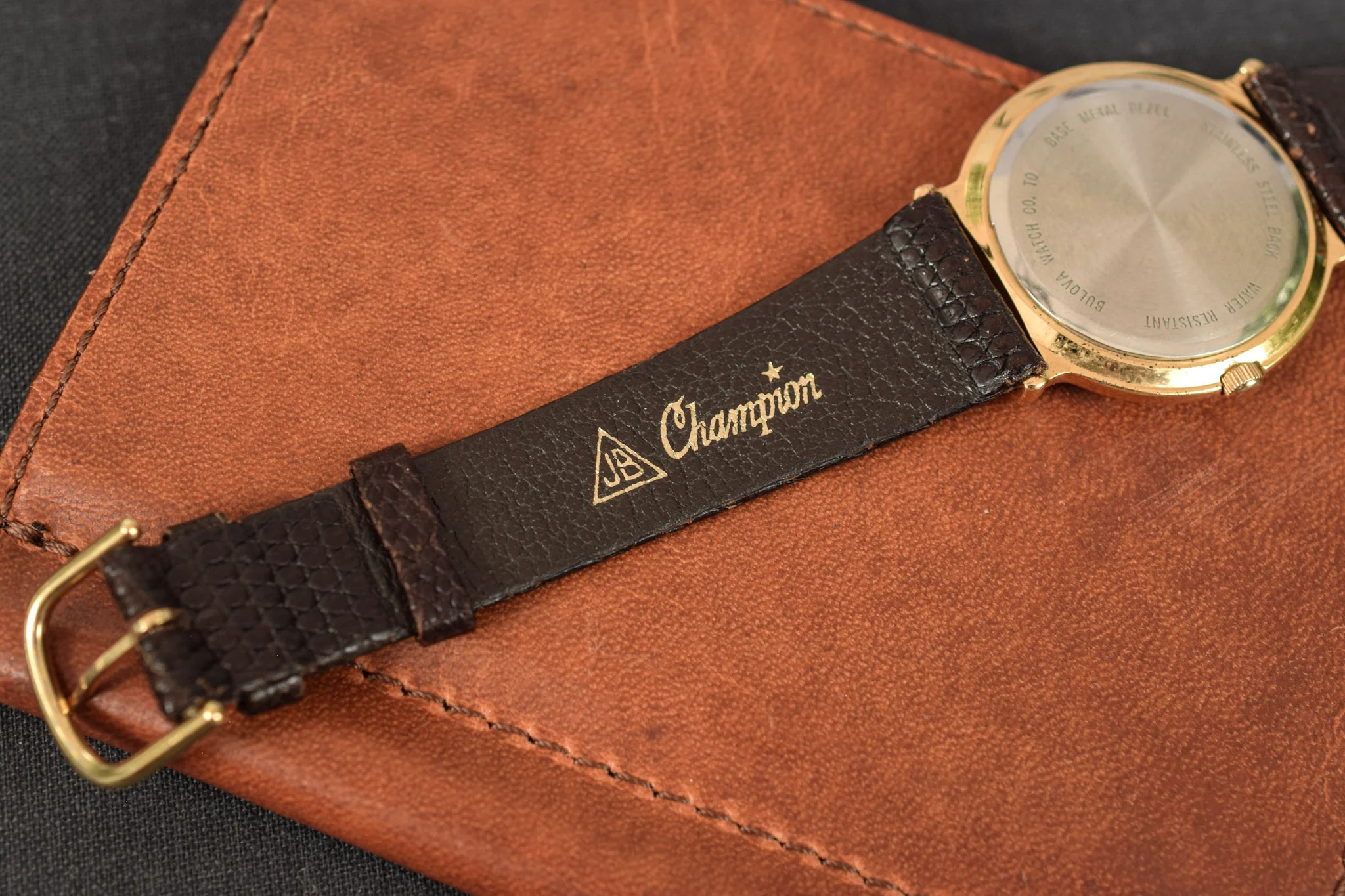 1990 Caravelle Shrouded Lugs Quartz Watch - Image 7