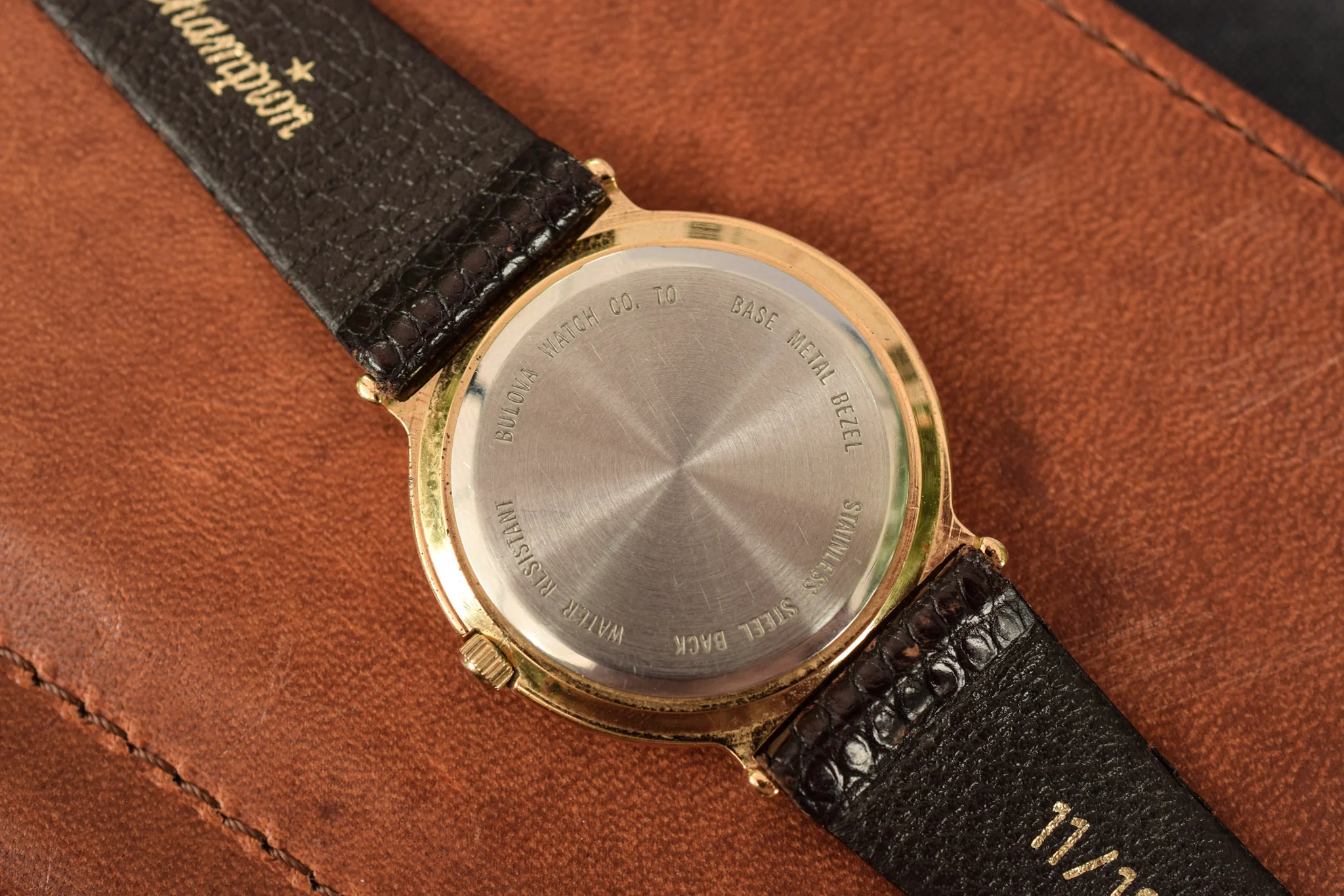 1990 Caravelle Shrouded Lugs Quartz Watch - Image 9