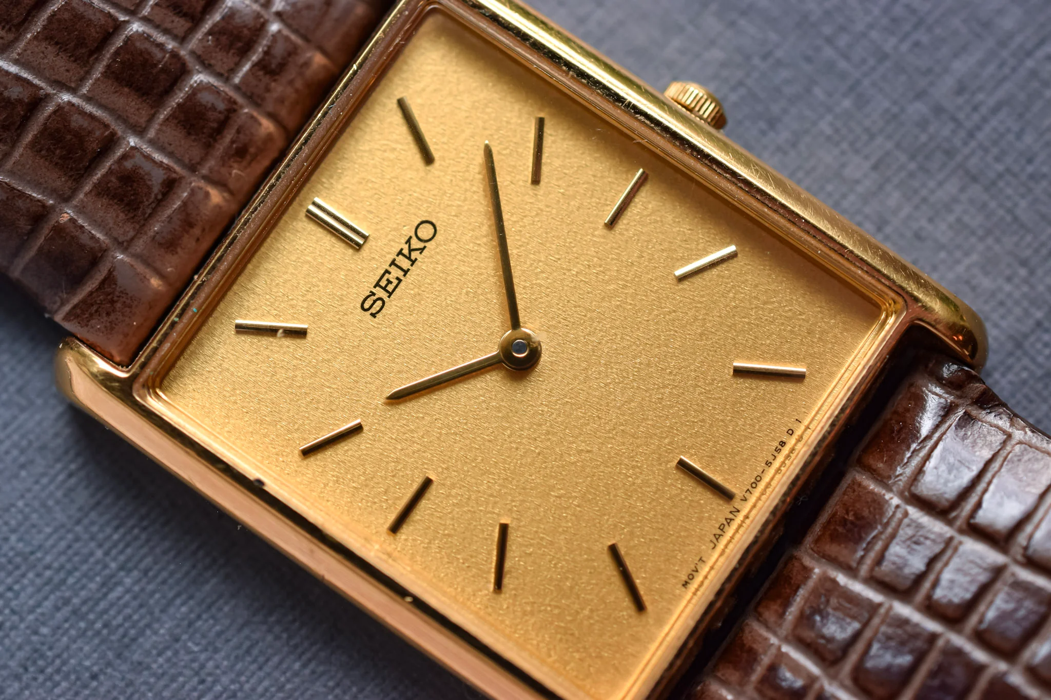 1990 Seiko Gold Tone Tank - Image 3