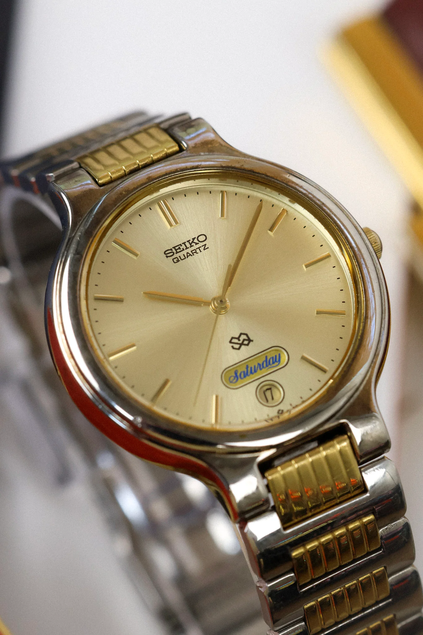 1990 Seiko SQ Champagne Script Font Day-Date - Image 6