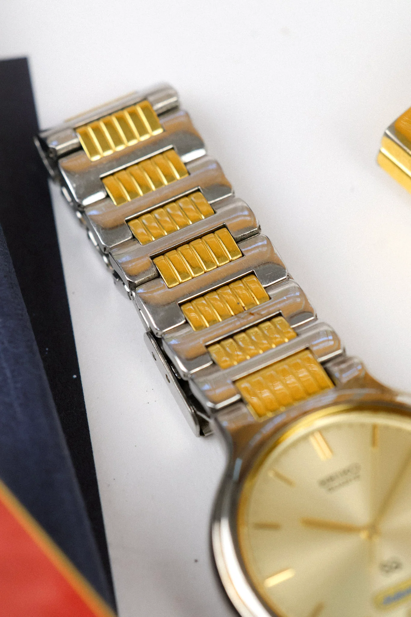 1990 Seiko SQ Champagne Script Font Day-Date - Image 9