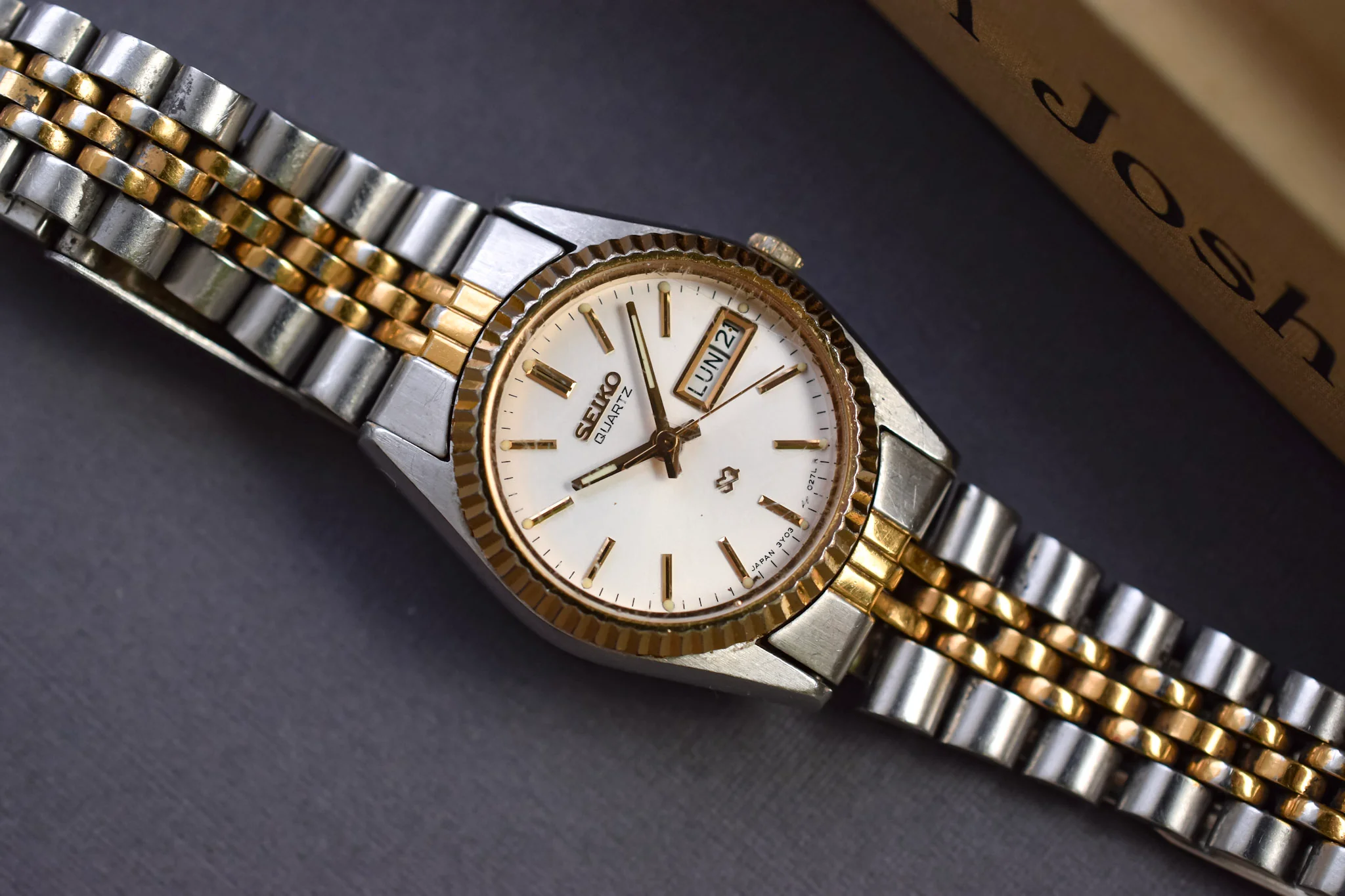 1990 Seiko SQ "Ladies Size" Silver Day-Date - Image 3
