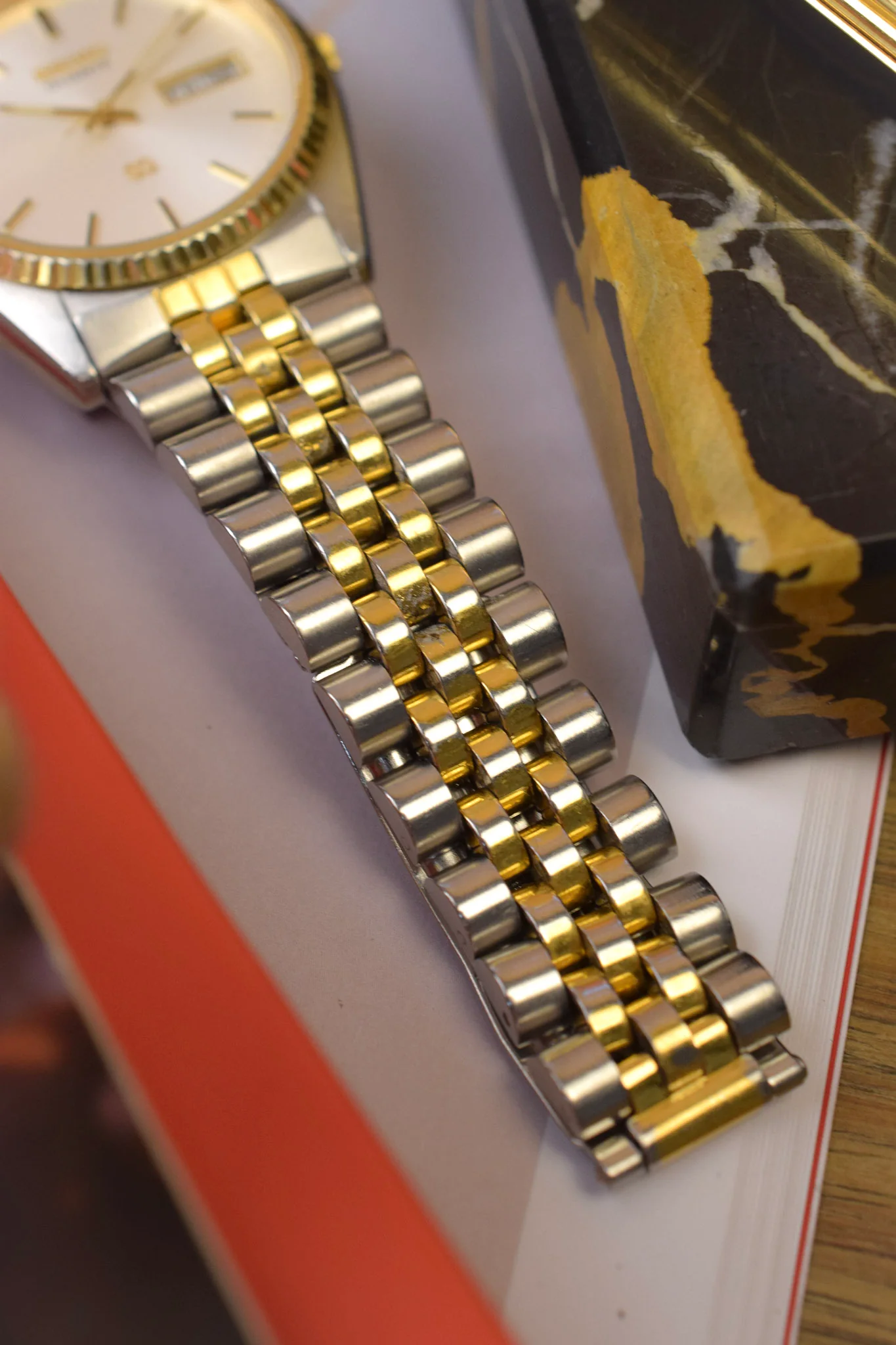 1990 Seiko SQ Silver Two Toned Jubilee Prez - Image 6